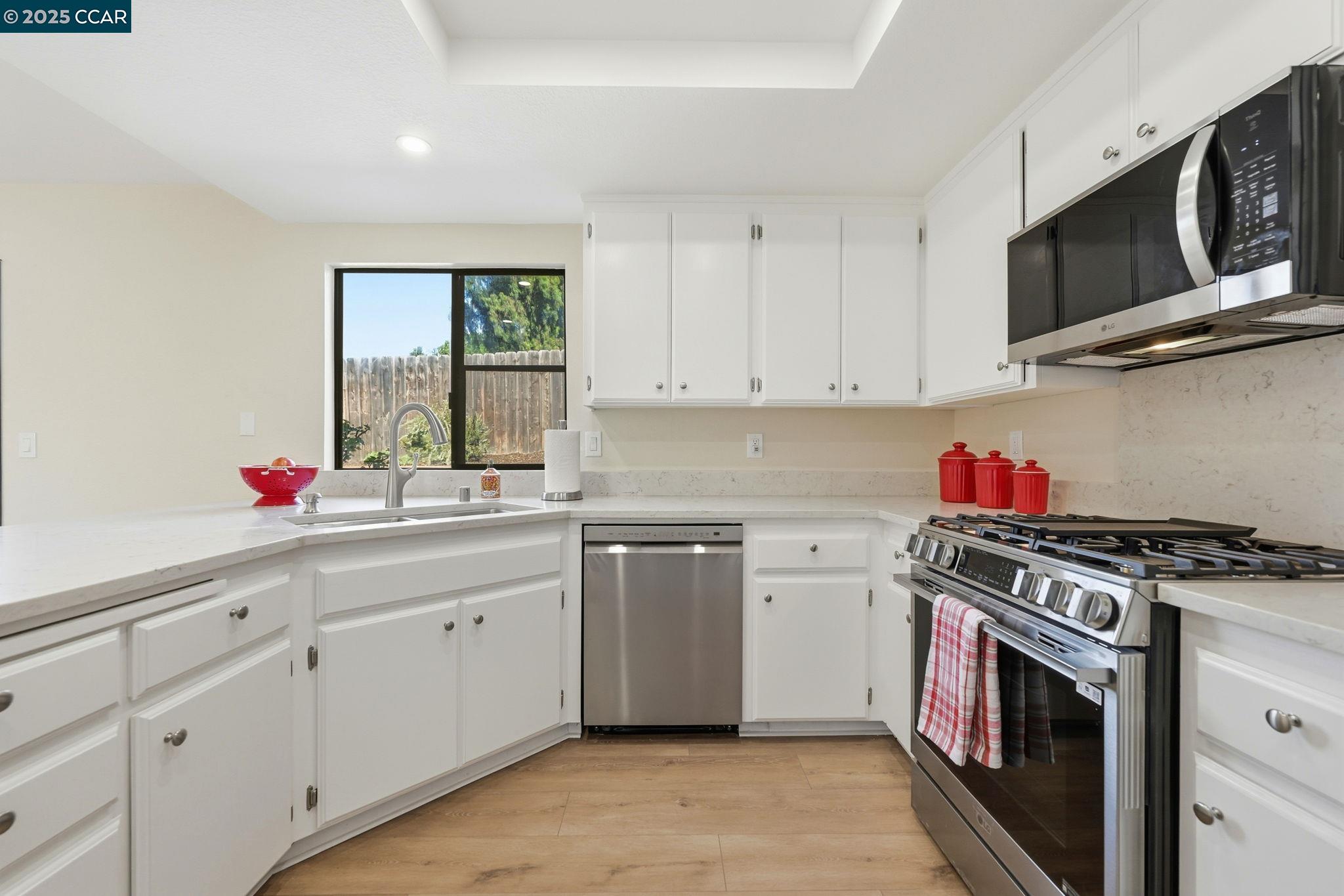 Detail Gallery Image 16 of 44 For 304 Lion Valley Rd, Escondido,  CA 92027 - 3 Beds | 2 Baths