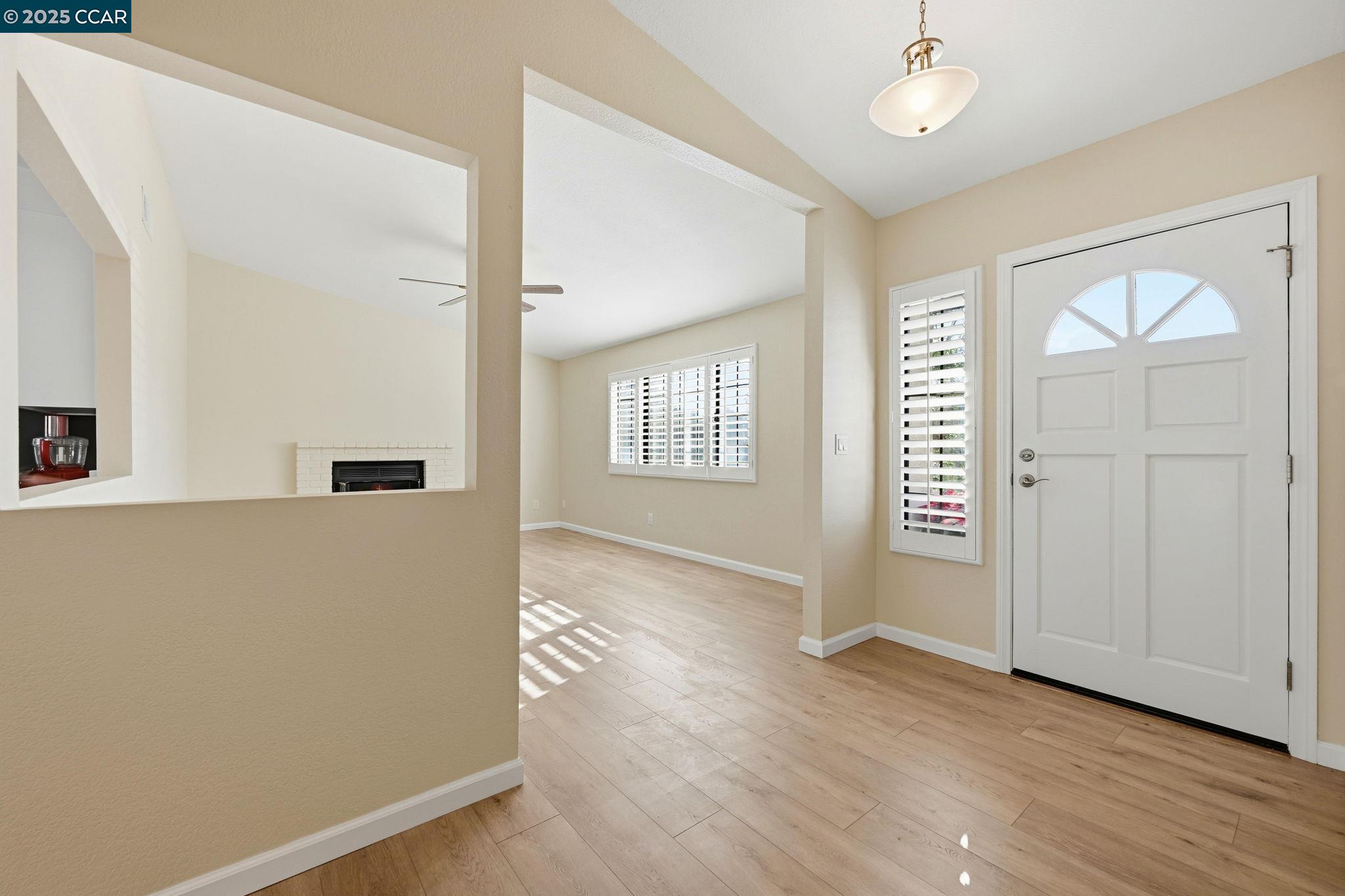 Detail Gallery Image 7 of 44 For 304 Lion Valley Rd, Escondido,  CA 92027 - 3 Beds | 2 Baths