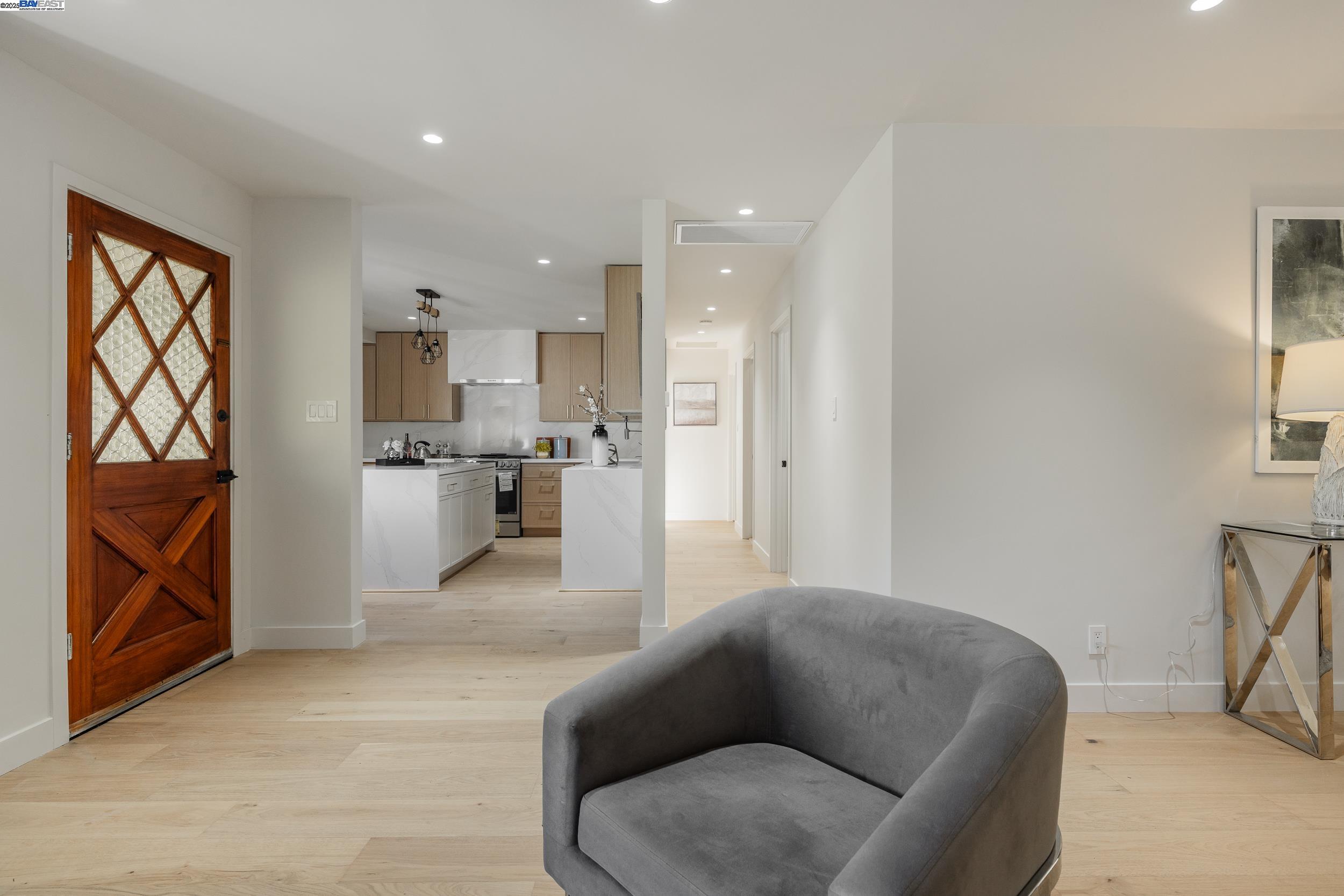 Detail Gallery Image 11 of 23 For 1980 Dayton Ave, San Leandro,  CA 94579 - 3 Beds | 2 Baths