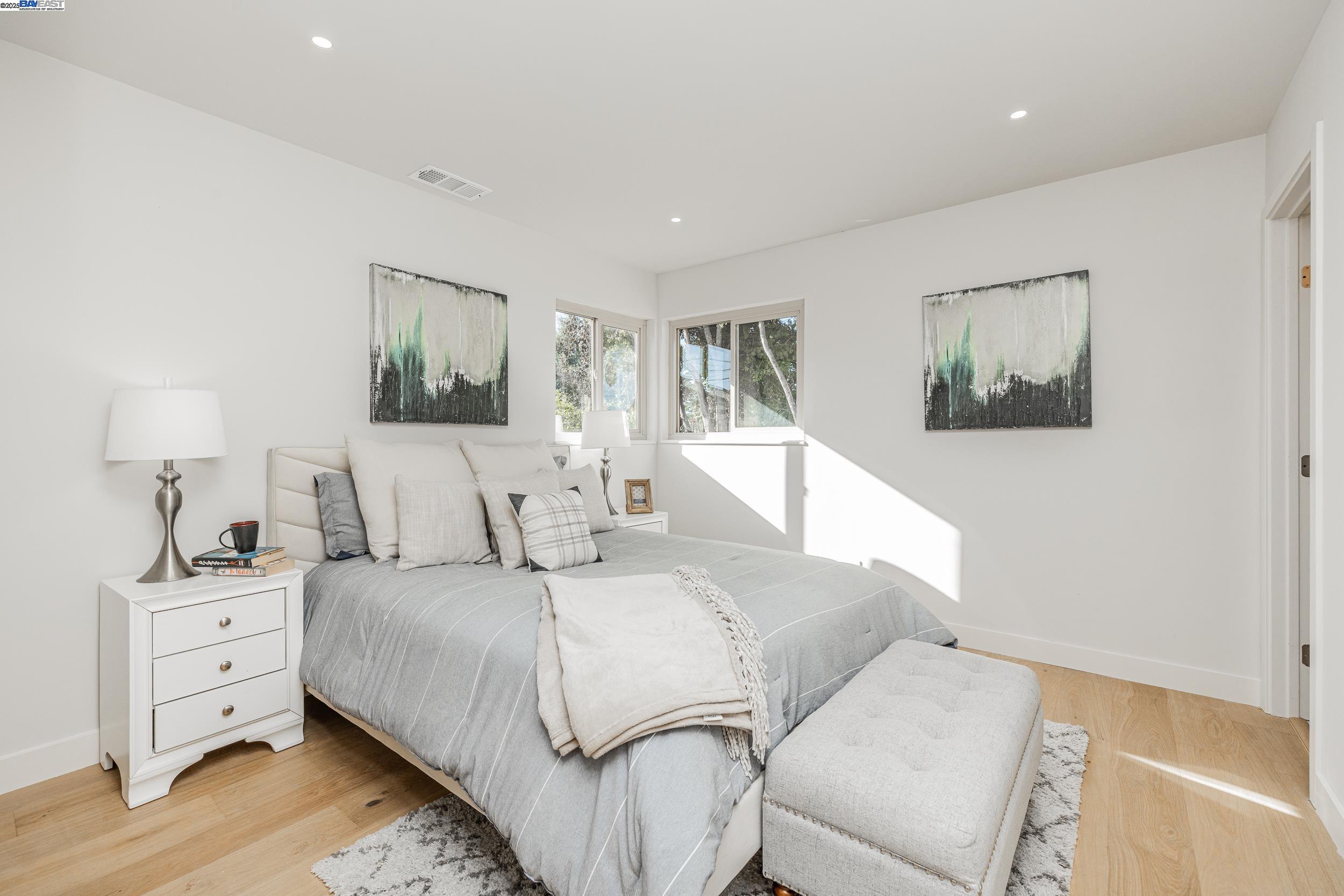 Detail Gallery Image 16 of 23 For 1980 Dayton Ave, San Leandro,  CA 94579 - 3 Beds | 2 Baths