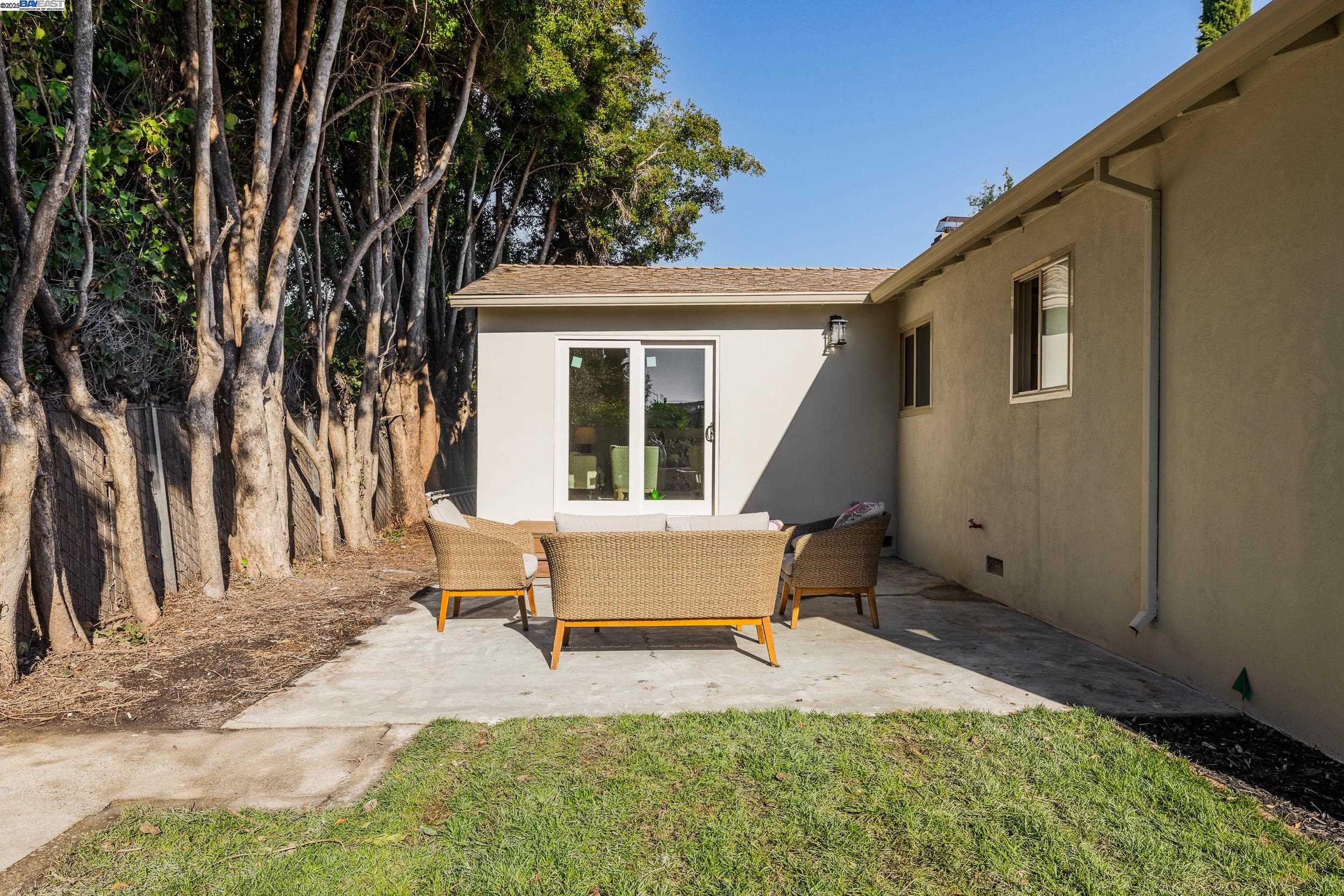 Detail Gallery Image 21 of 23 For 1980 Dayton Ave, San Leandro,  CA 94579 - 3 Beds | 2 Baths