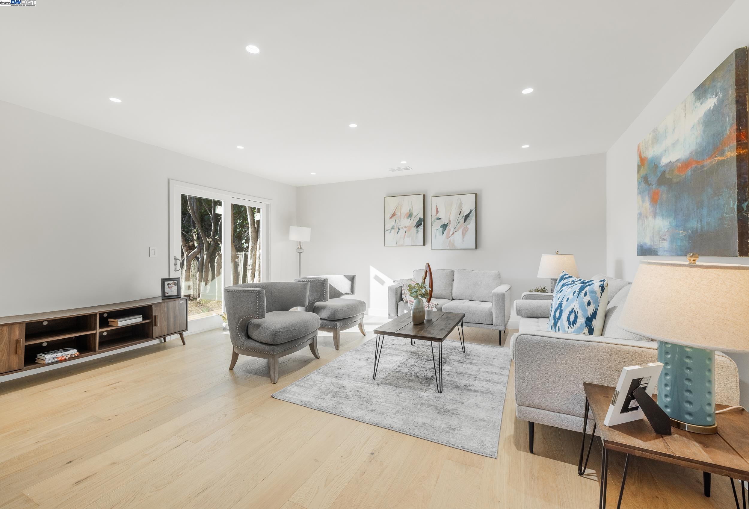 Detail Gallery Image 8 of 23 For 1980 Dayton Ave, San Leandro,  CA 94579 - 3 Beds | 2 Baths