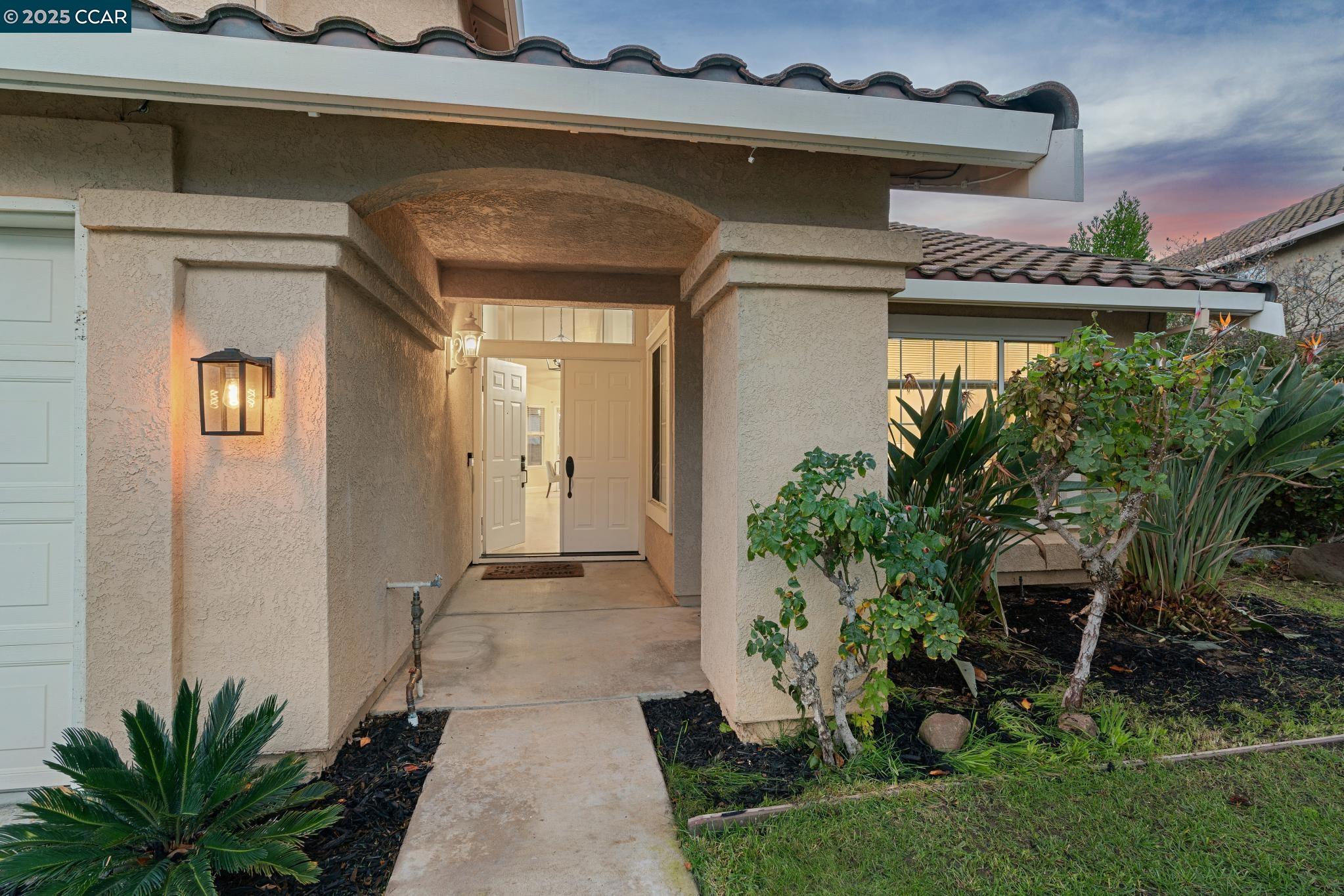 Detail Gallery Image 4 of 56 For 4544 La Vista Ct, Oakley,  CA 94561 - 4 Beds | 2/1 Baths