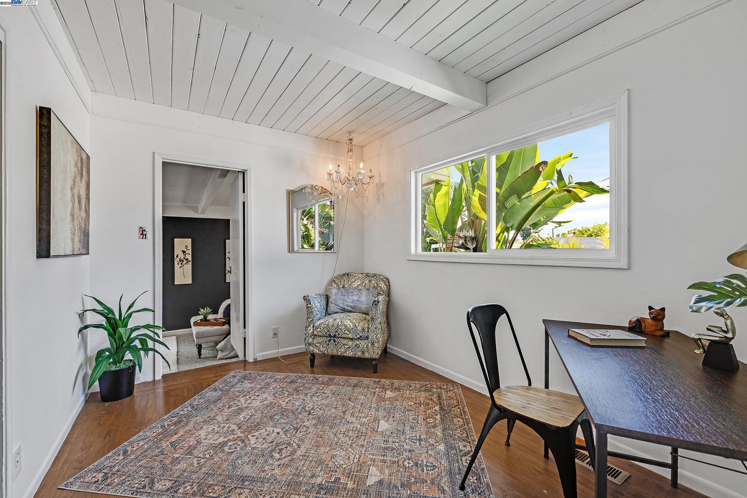 Detail Gallery Image 14 of 35 For 20089 Emerald Ct, Castro Valley,  CA 94546 - 3 Beds | 1/1 Baths