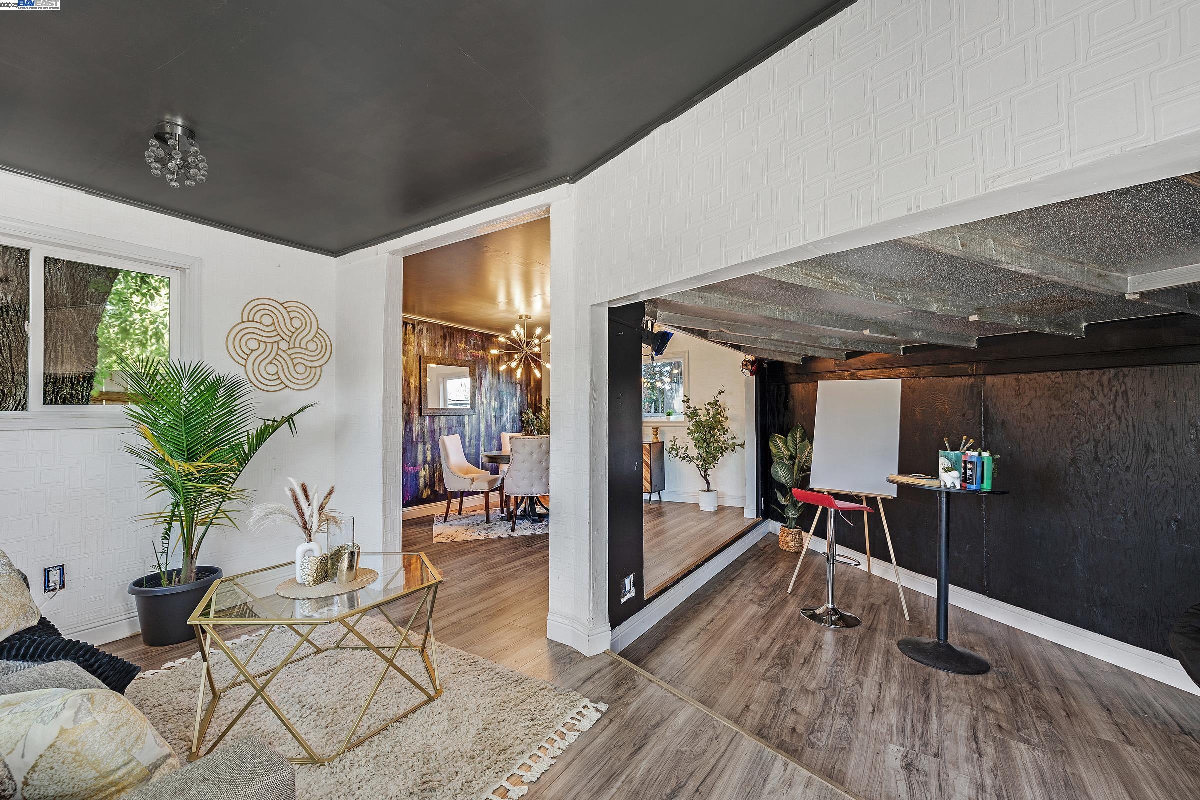 Detail Gallery Image 23 of 35 For 20089 Emerald Ct, Castro Valley,  CA 94546 - 3 Beds | 1/1 Baths