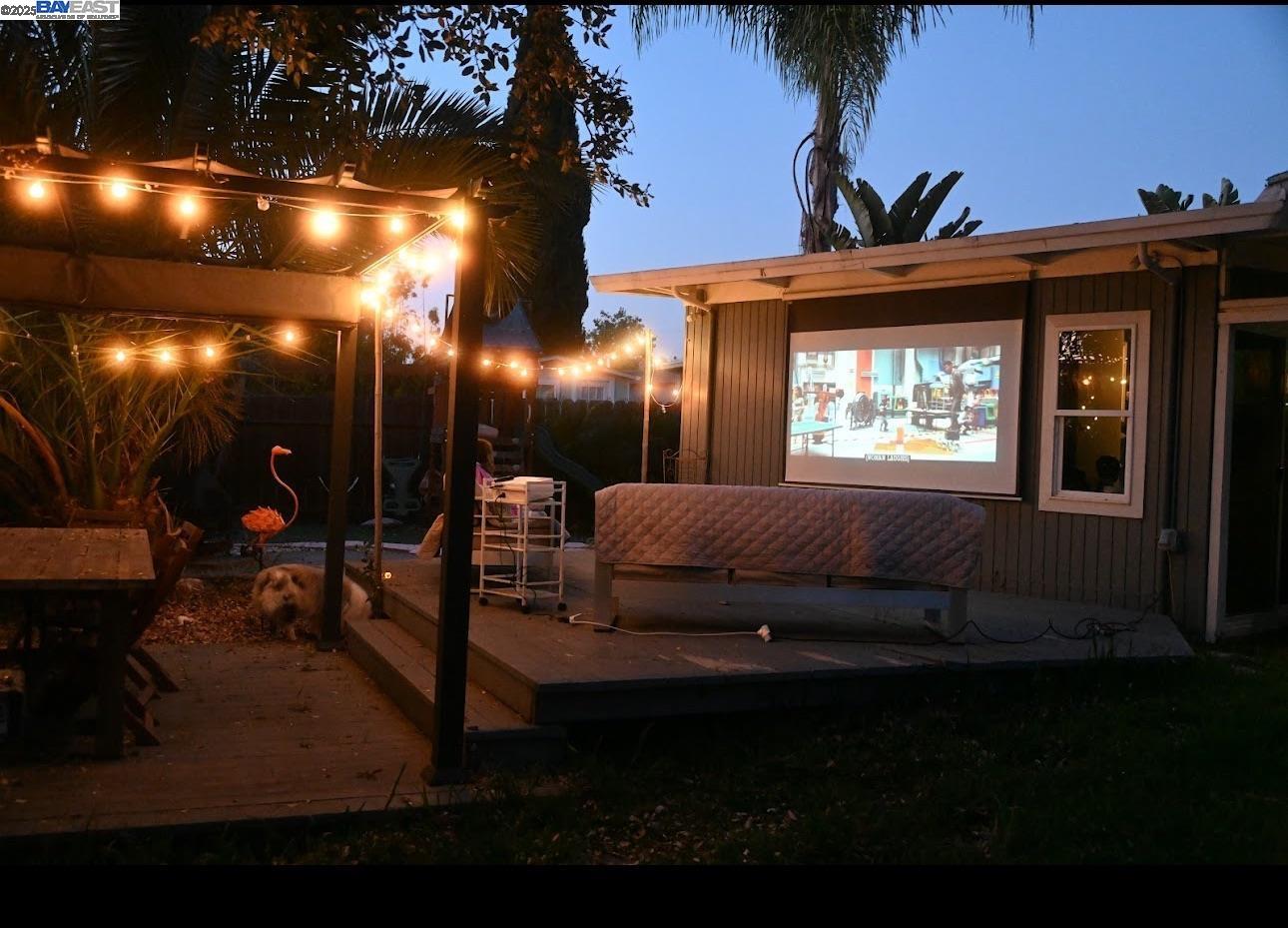 Detail Gallery Image 31 of 35 For 20089 Emerald Ct, Castro Valley,  CA 94546 - 3 Beds | 1/1 Baths