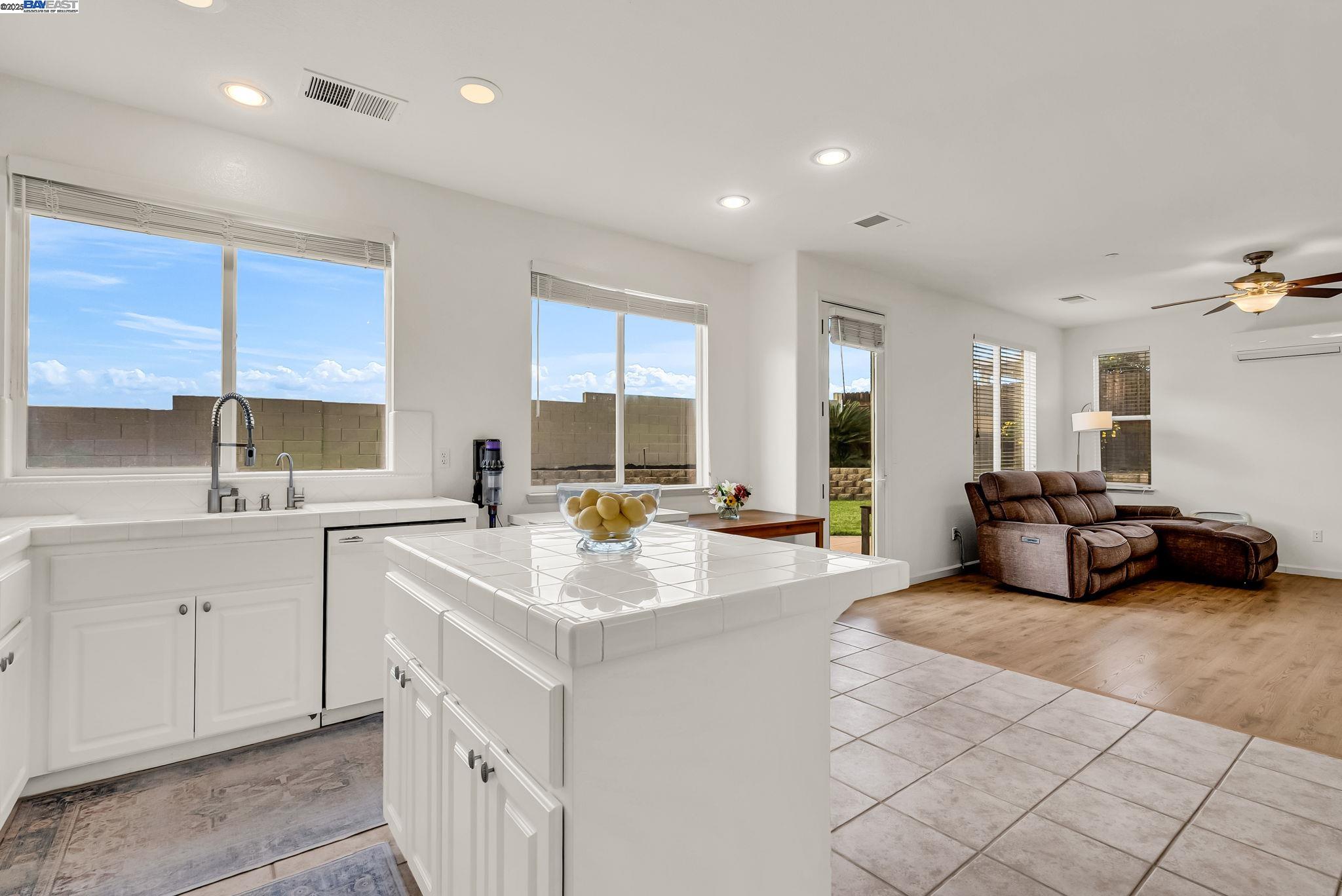 Detail Gallery Image 12 of 35 For 741 Waterville Dr, Brentwood,  CA 94513 - 4 Beds | 3 Baths