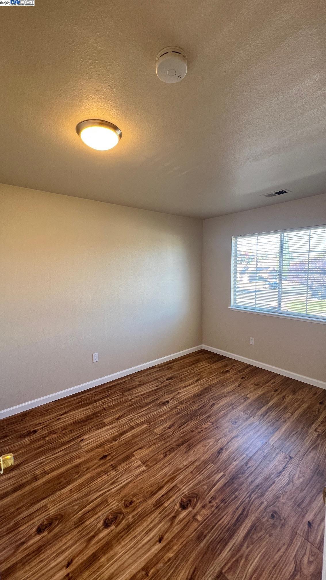 Detail Gallery Image 22 of 29 For 5112 Longdale Ct, Antioch,  CA 94531 - 3 Beds | 2/1 Baths