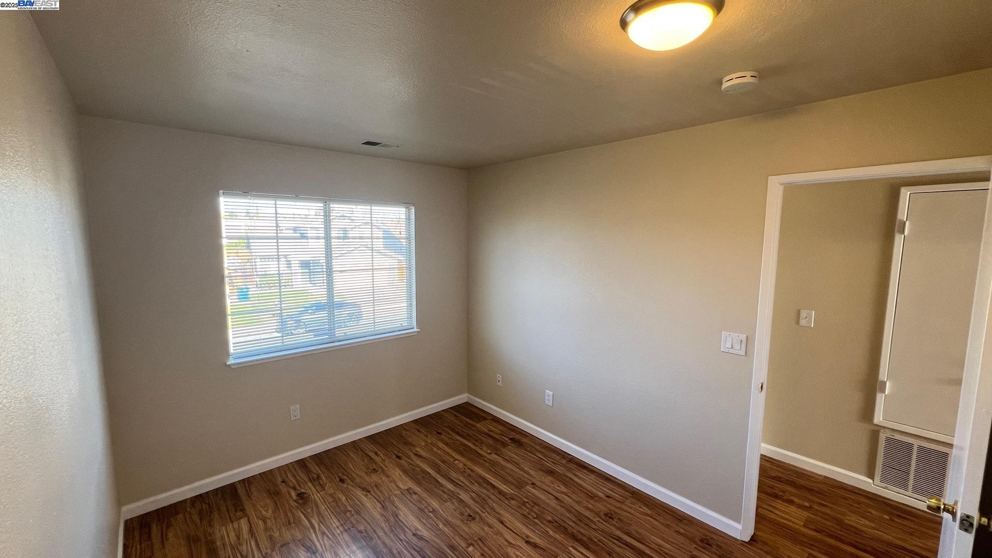 Detail Gallery Image 23 of 29 For 5112 Longdale Ct, Antioch,  CA 94531 - 3 Beds | 2/1 Baths