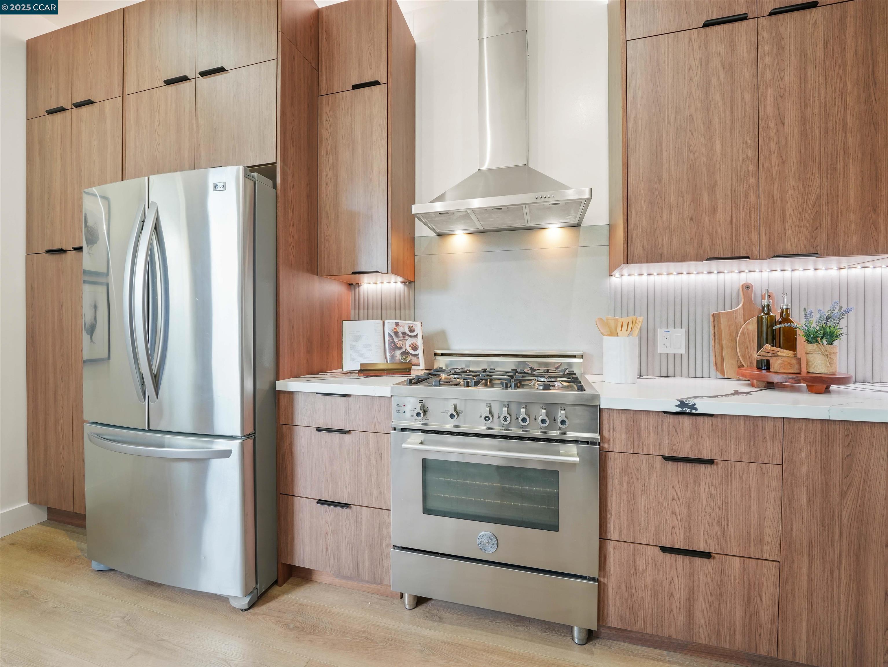 Detail Gallery Image 23 of 42 For 649 4th Ave, San Francisco,  CA 94118 - 3 Beds | 1/1 Baths