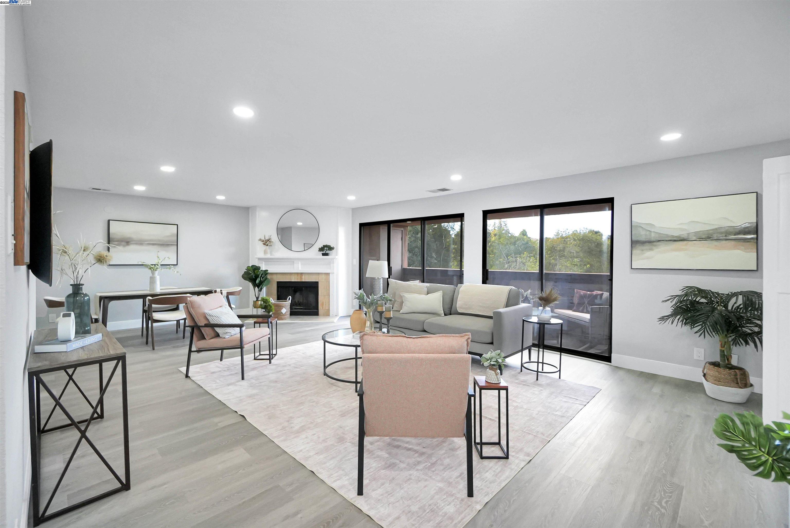 Detail Gallery Image 15 of 55 For 26937 Hayward Blvd #217,  Hayward,  CA 94542 - 3 Beds | 2 Baths