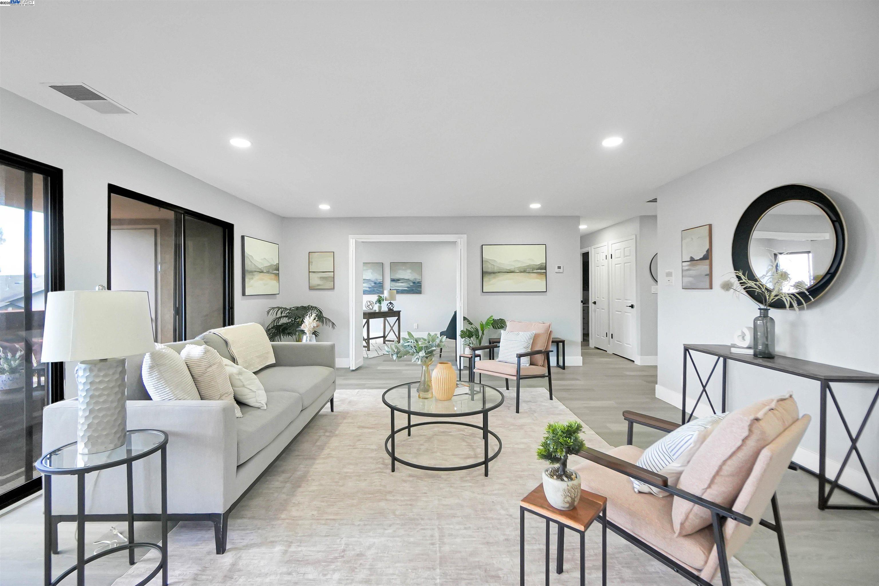 Detail Gallery Image 16 of 55 For 26937 Hayward Blvd #217,  Hayward,  CA 94542 - 3 Beds | 2 Baths