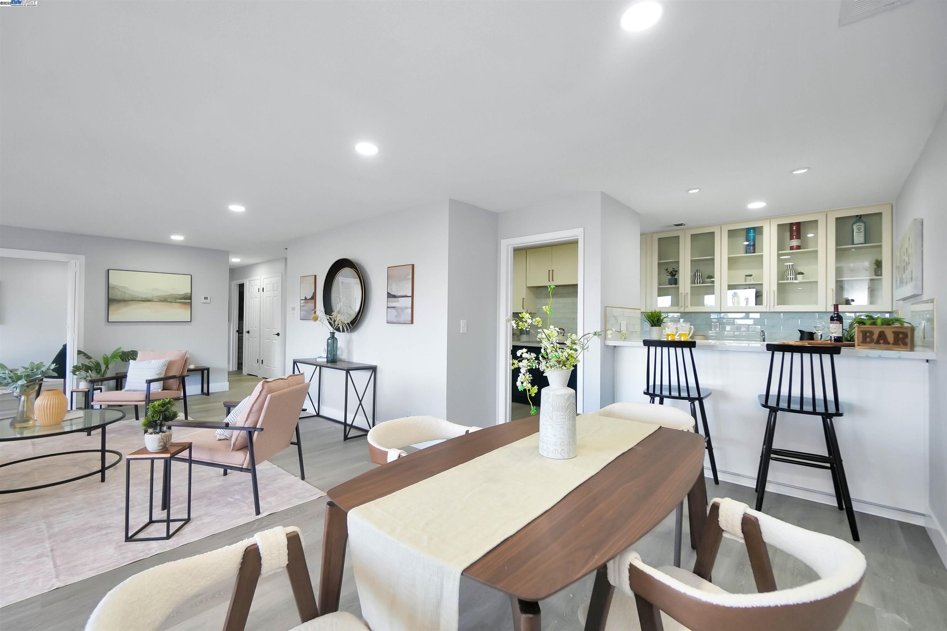 Detail Gallery Image 19 of 55 For 26937 Hayward Blvd #217,  Hayward,  CA 94542 - 3 Beds | 2 Baths