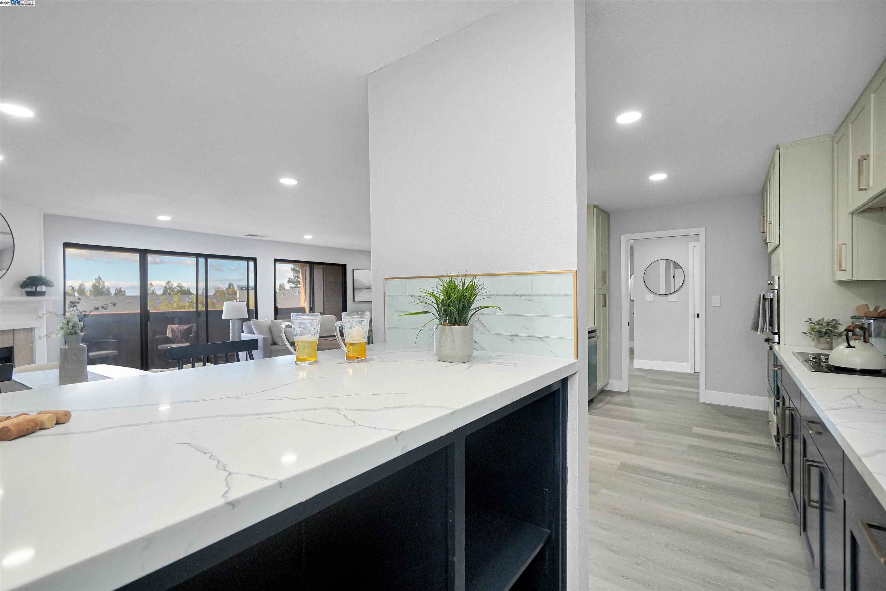 Detail Gallery Image 27 of 55 For 26937 Hayward Blvd #217,  Hayward,  CA 94542 - 3 Beds | 2 Baths