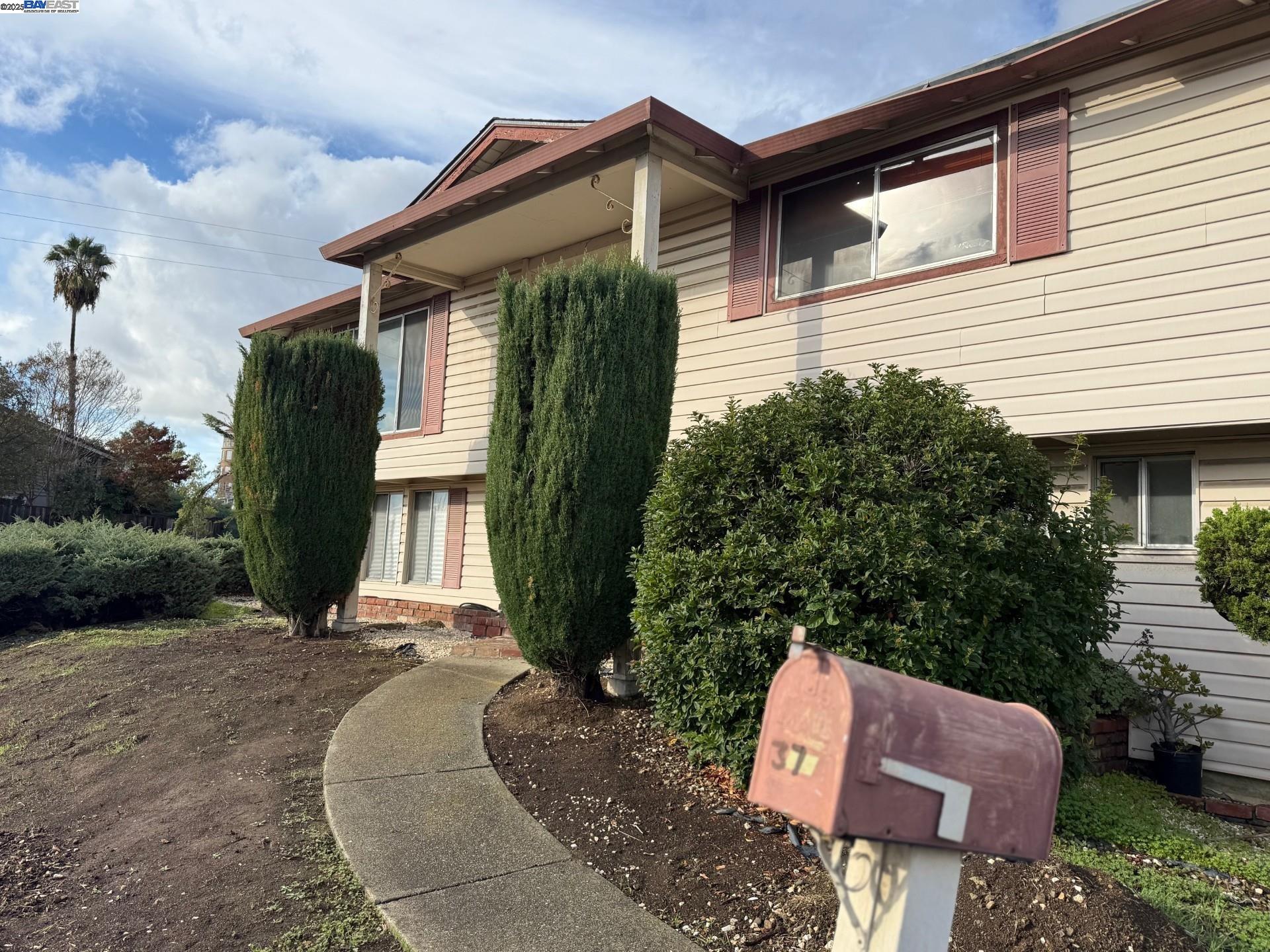 Front Image Thumbnail for BE41118038