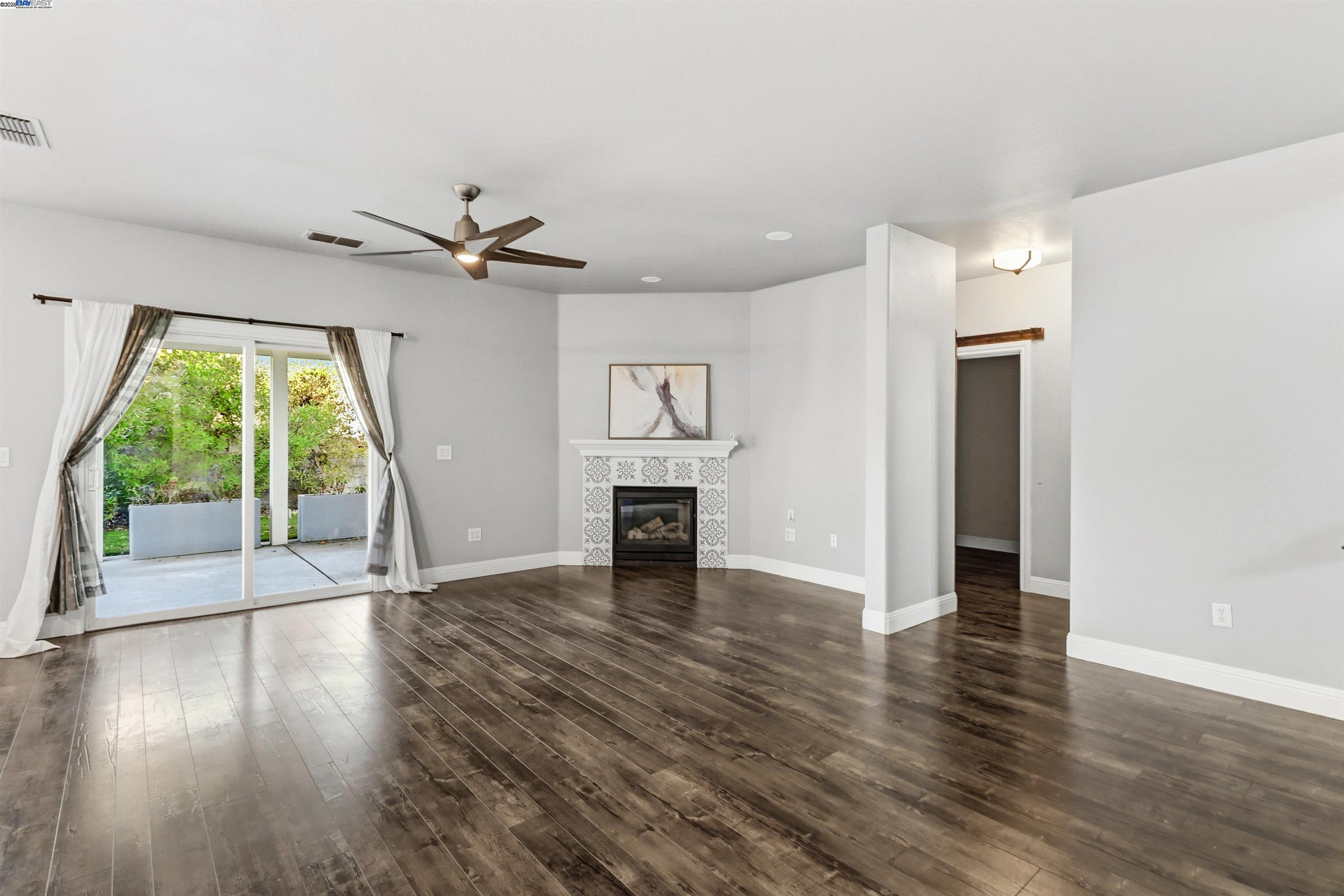 Detail Gallery Image 11 of 59 For 5512 Sagehen Ct, Loomis,  CA 95650 - 4 Beds | 3/1 Baths