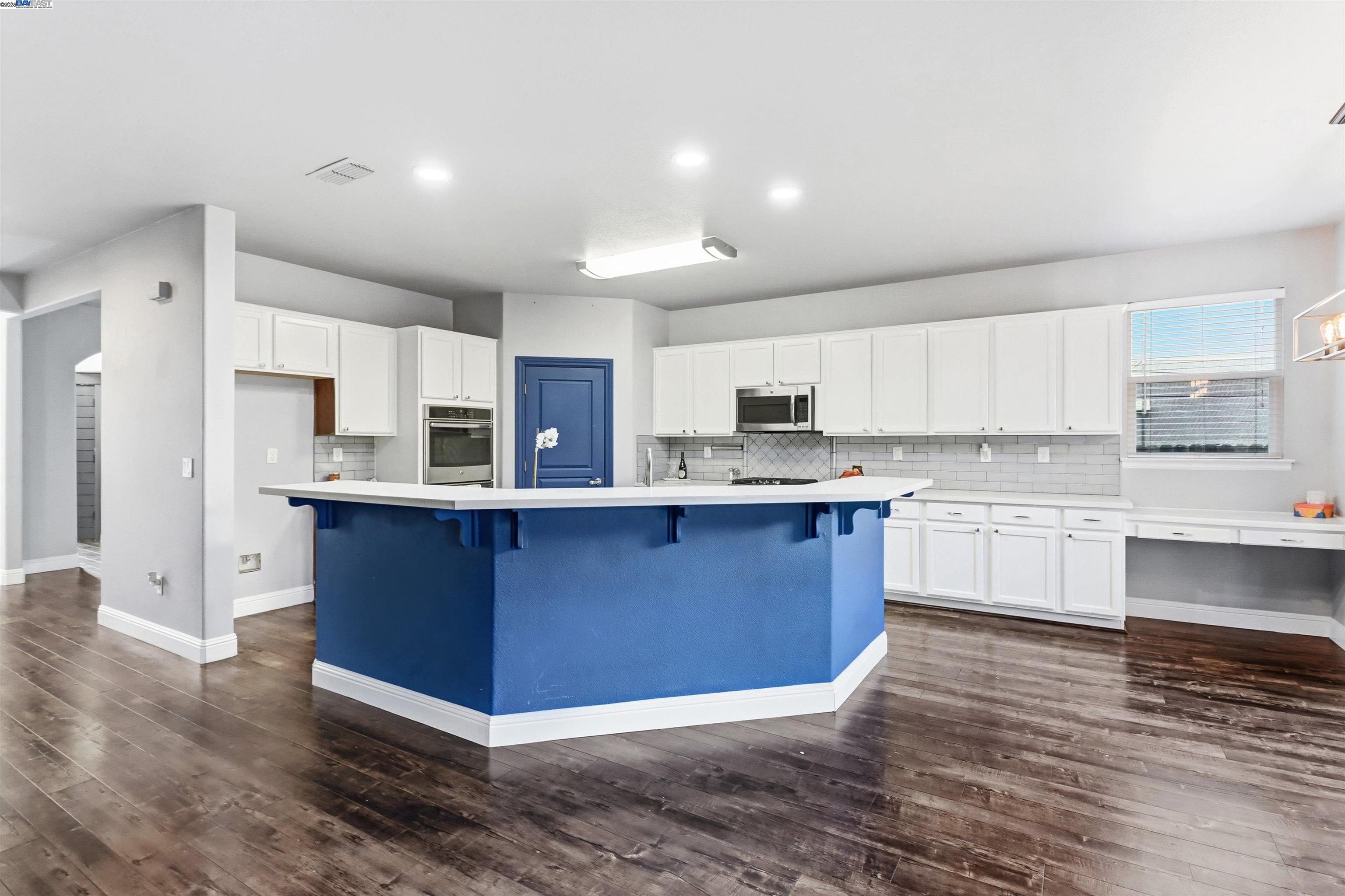 Detail Gallery Image 16 of 59 For 5512 Sagehen Ct, Loomis,  CA 95650 - 4 Beds | 3/1 Baths