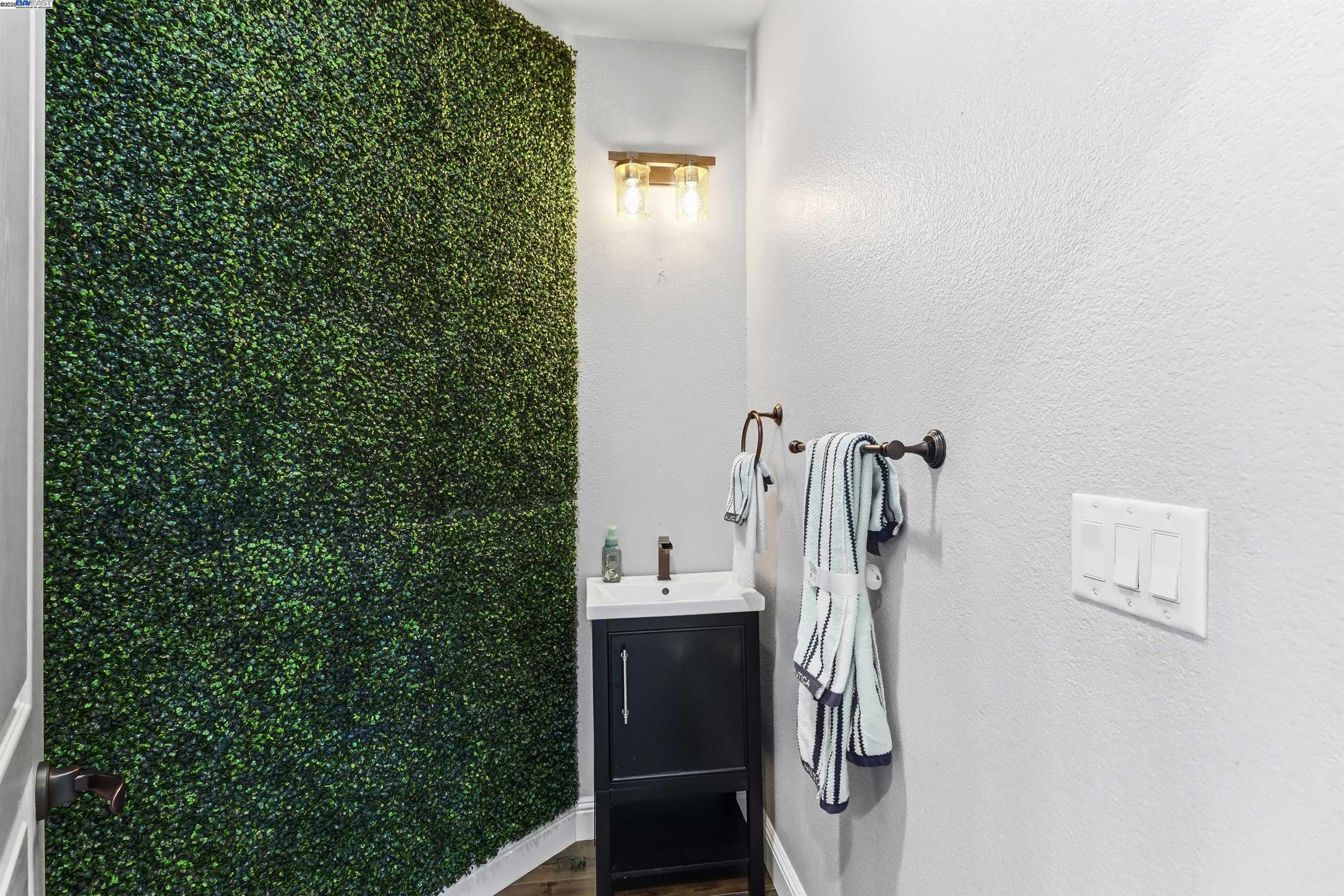 Detail Gallery Image 27 of 59 For 5512 Sagehen Ct, Loomis,  CA 95650 - 4 Beds | 3/1 Baths