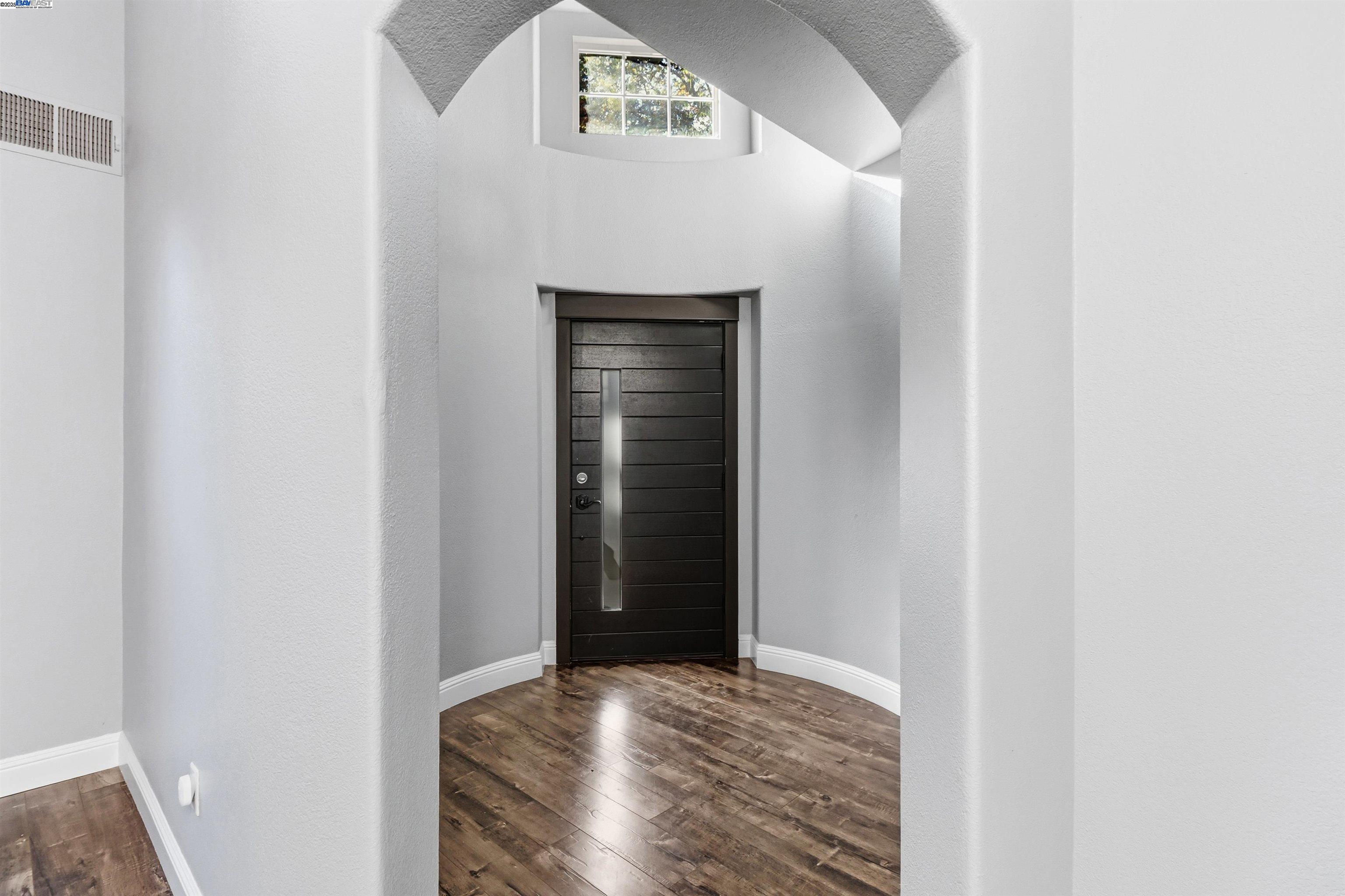 Detail Gallery Image 4 of 59 For 5512 Sagehen Ct, Loomis,  CA 95650 - 4 Beds | 3/1 Baths