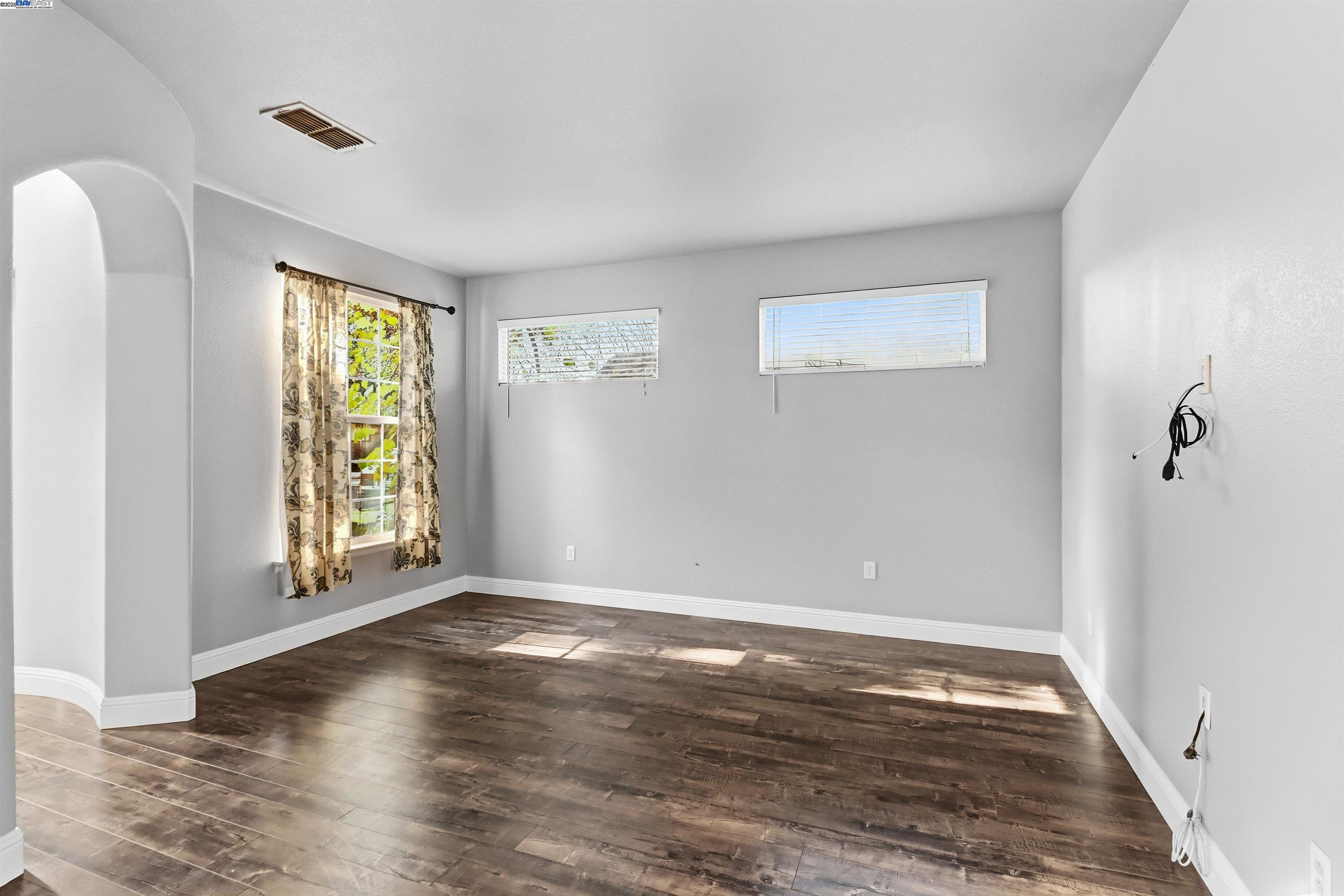 Detail Gallery Image 8 of 59 For 5512 Sagehen Ct, Loomis,  CA 95650 - 4 Beds | 3/1 Baths