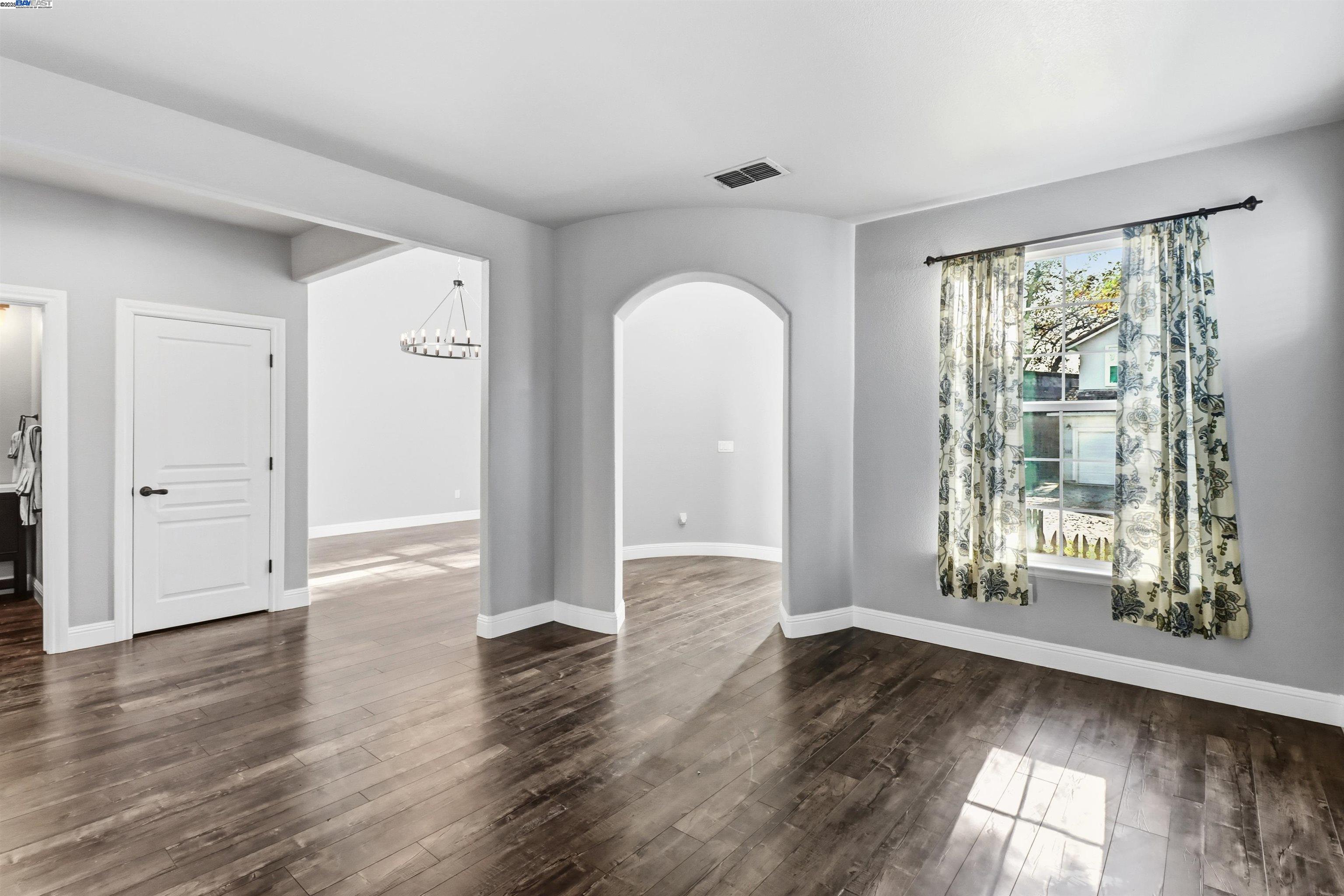 Detail Gallery Image 9 of 59 For 5512 Sagehen Ct, Loomis,  CA 95650 - 4 Beds | 3/1 Baths