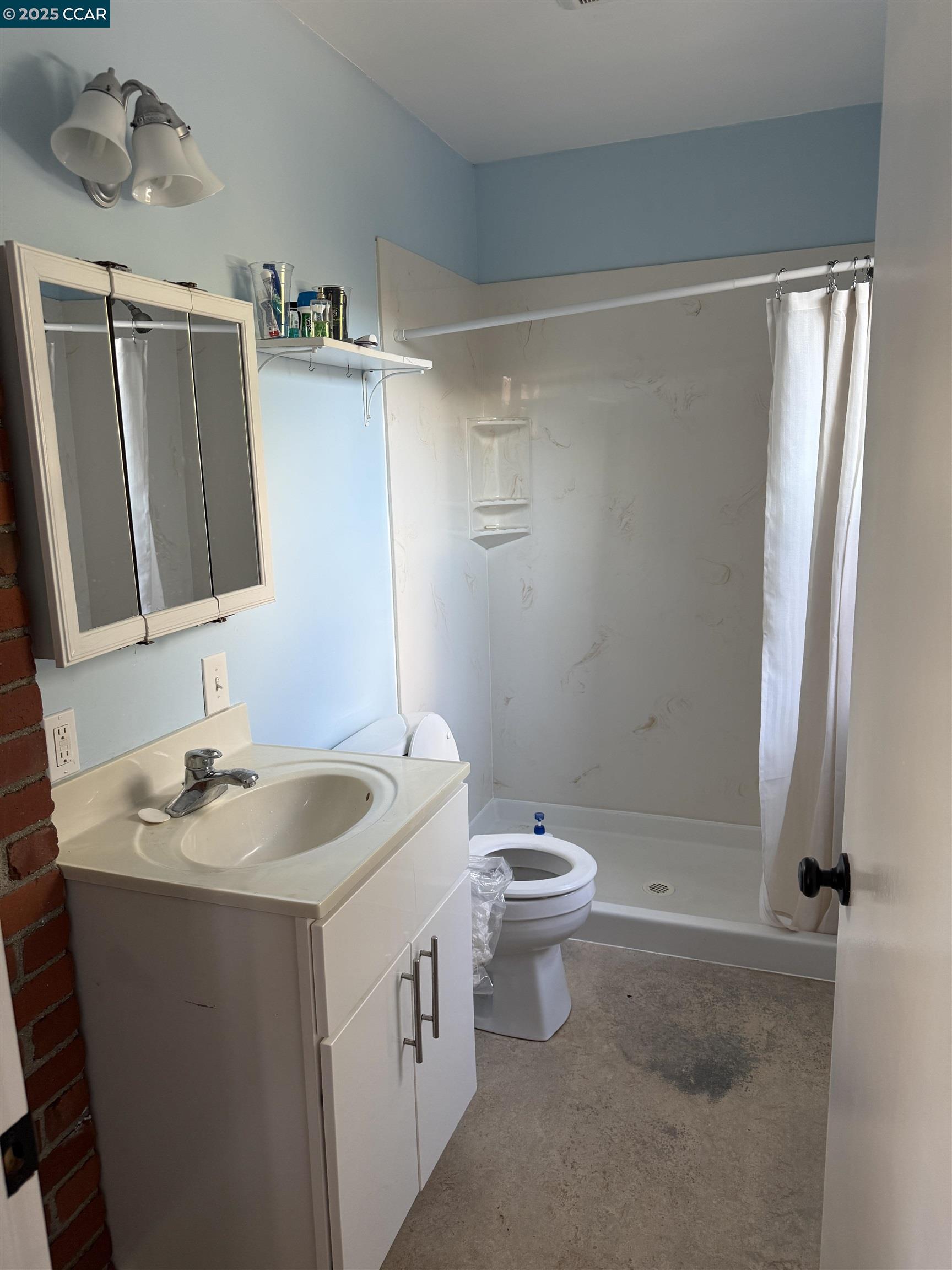 Detail Gallery Image 11 of 15 For 2103 Visalia Ave, Richmond,  CA 94801 - 4 Beds | 2 Baths