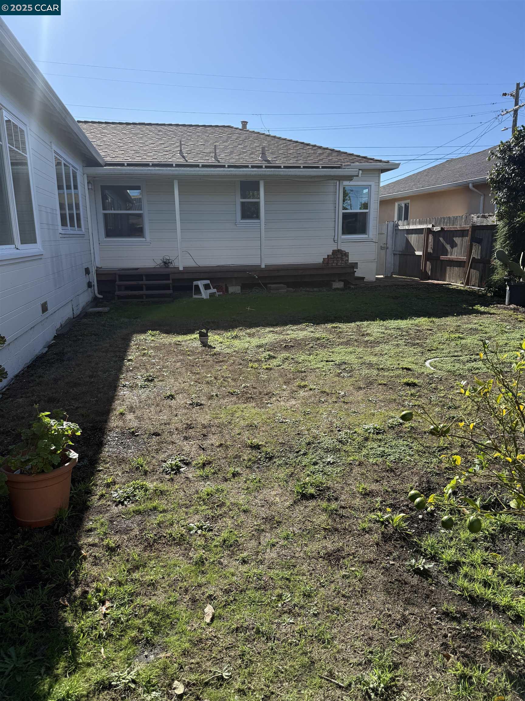 Detail Gallery Image 14 of 15 For 2103 Visalia Ave, Richmond,  CA 94801 - 4 Beds | 2 Baths