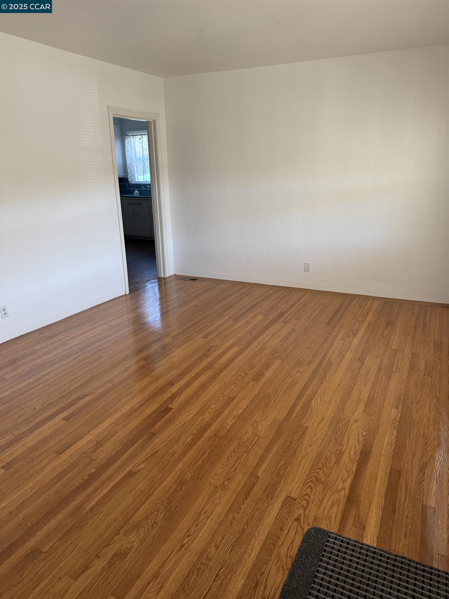 Detail Gallery Image 3 of 15 For 2103 Visalia Ave, Richmond,  CA 94801 - 4 Beds | 2 Baths