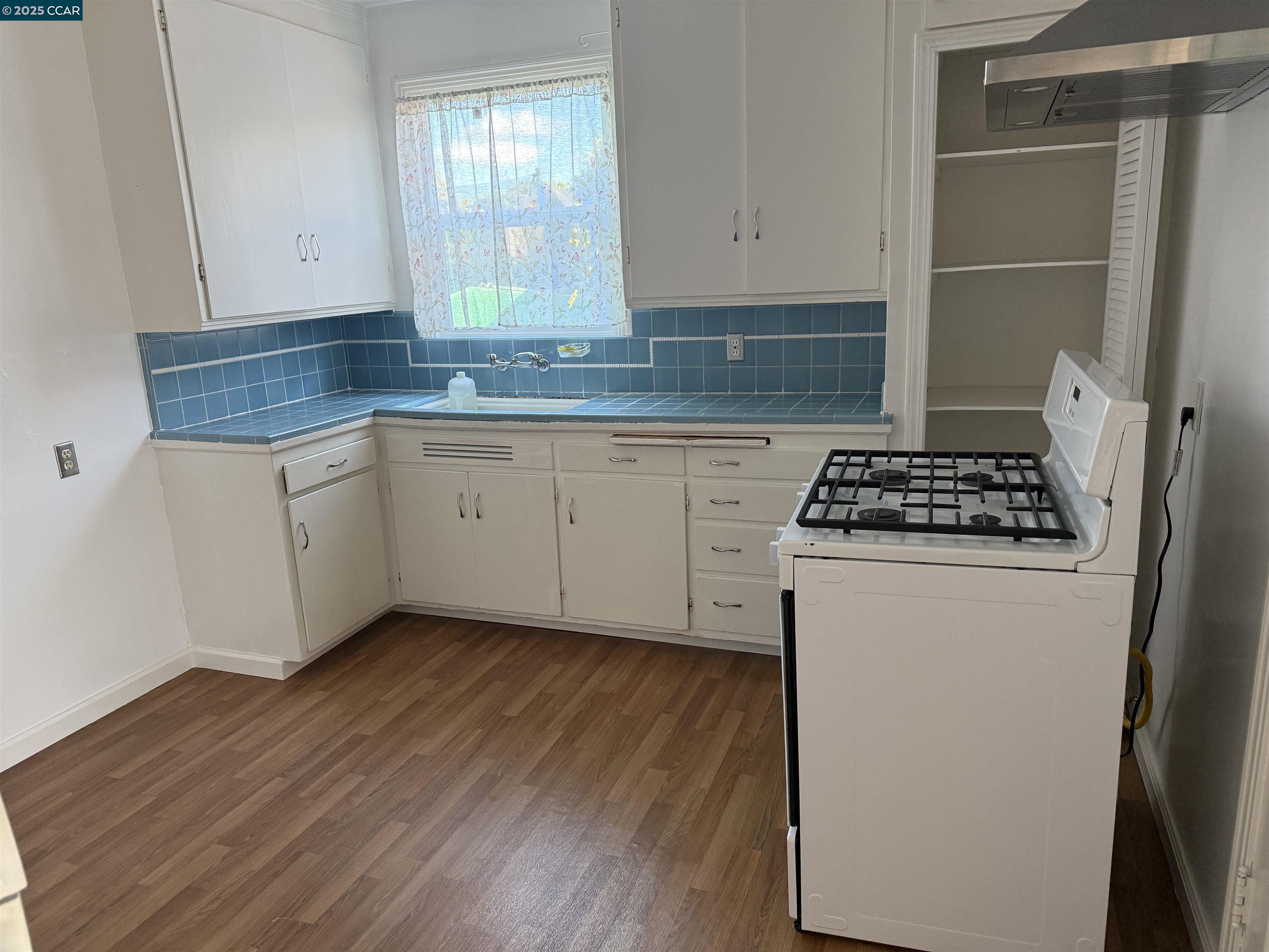 Detail Gallery Image 4 of 15 For 2103 Visalia Ave, Richmond,  CA 94801 - 4 Beds | 2 Baths