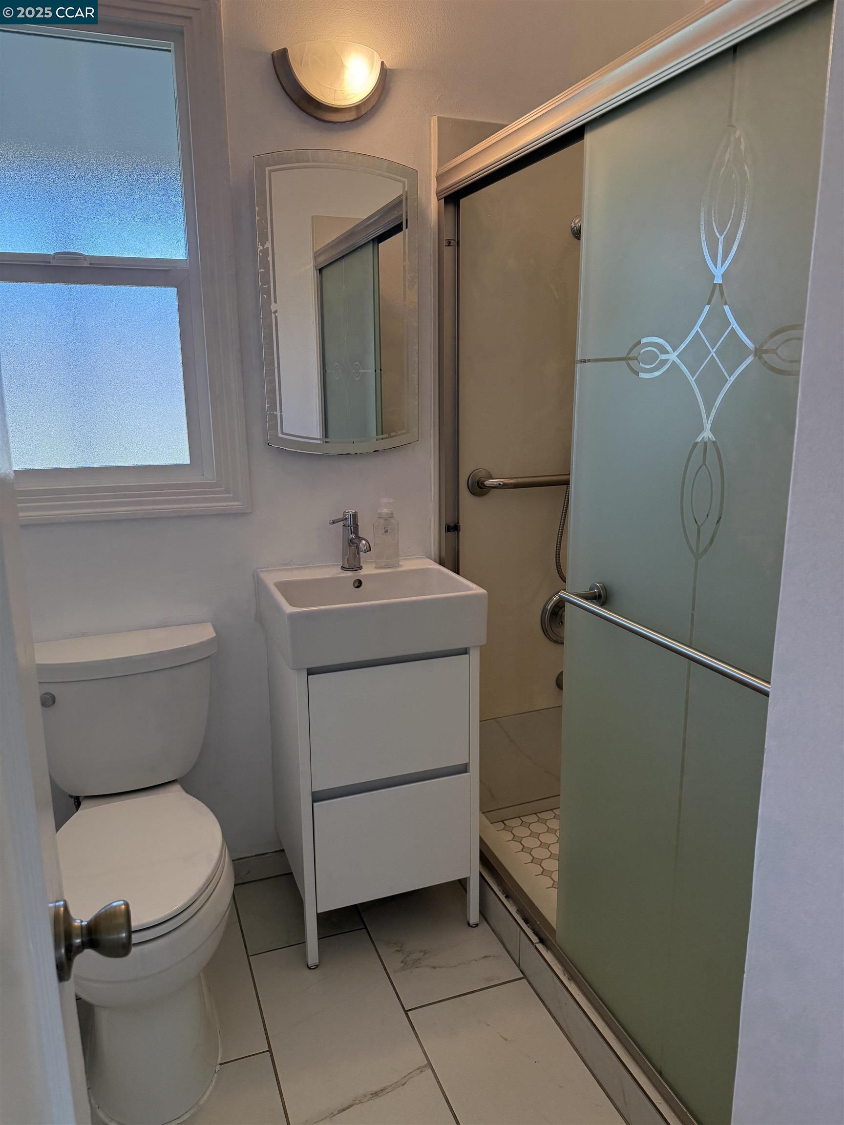 Detail Gallery Image 7 of 15 For 2103 Visalia Ave, Richmond,  CA 94801 - 4 Beds | 2 Baths