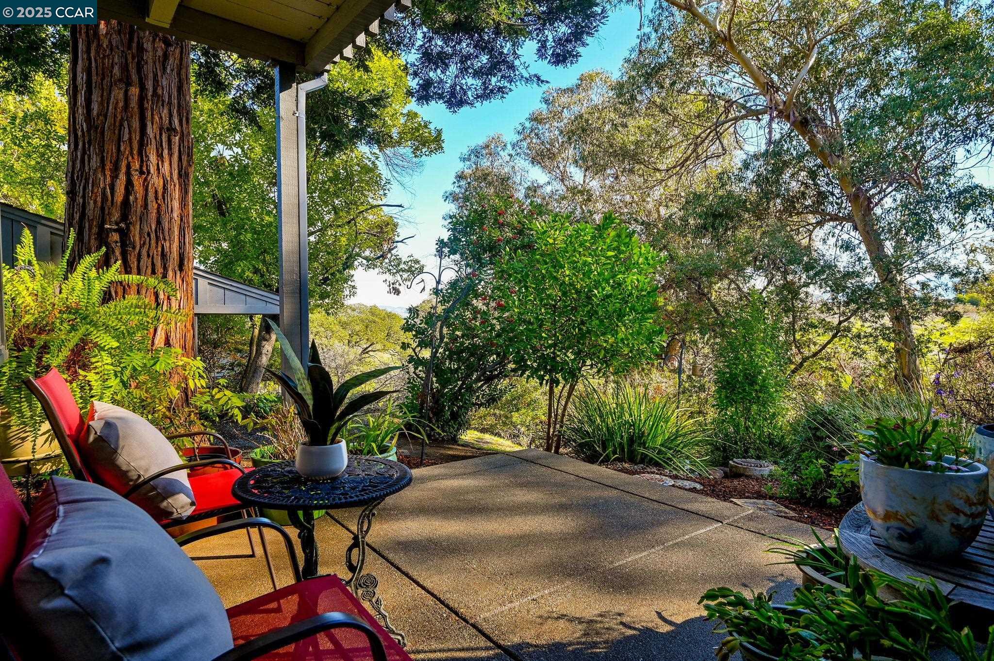 Detail Gallery Image 15 of 41 For 1566 Ashwood Dr, Martinez,  CA 94553 - 3 Beds | 1/1 Baths