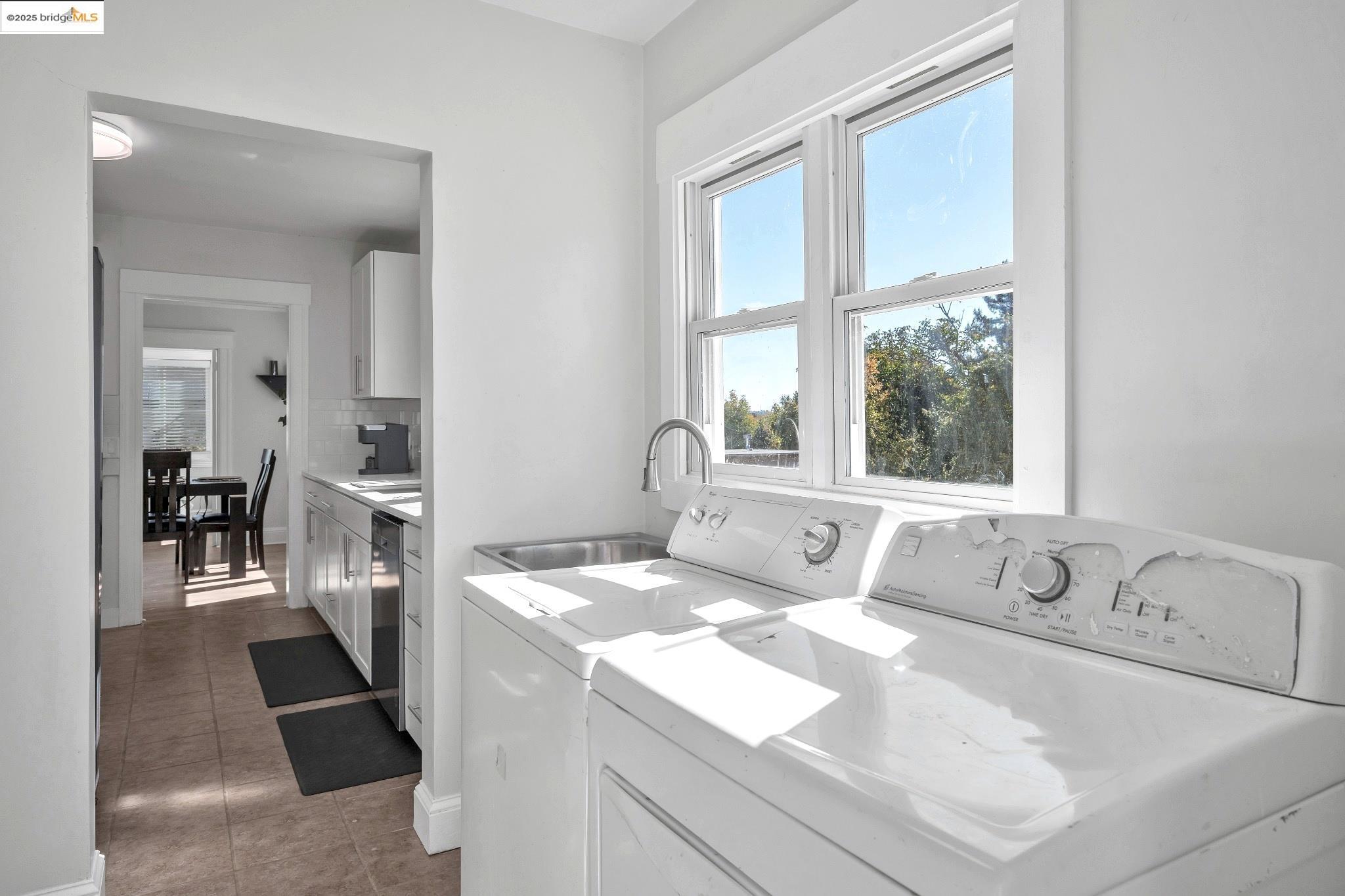 Detail Gallery Image 12 of 36 For 15 Monte Vista Ave, Vallejo,  CA 94590 - 5 Beds | 3 Baths