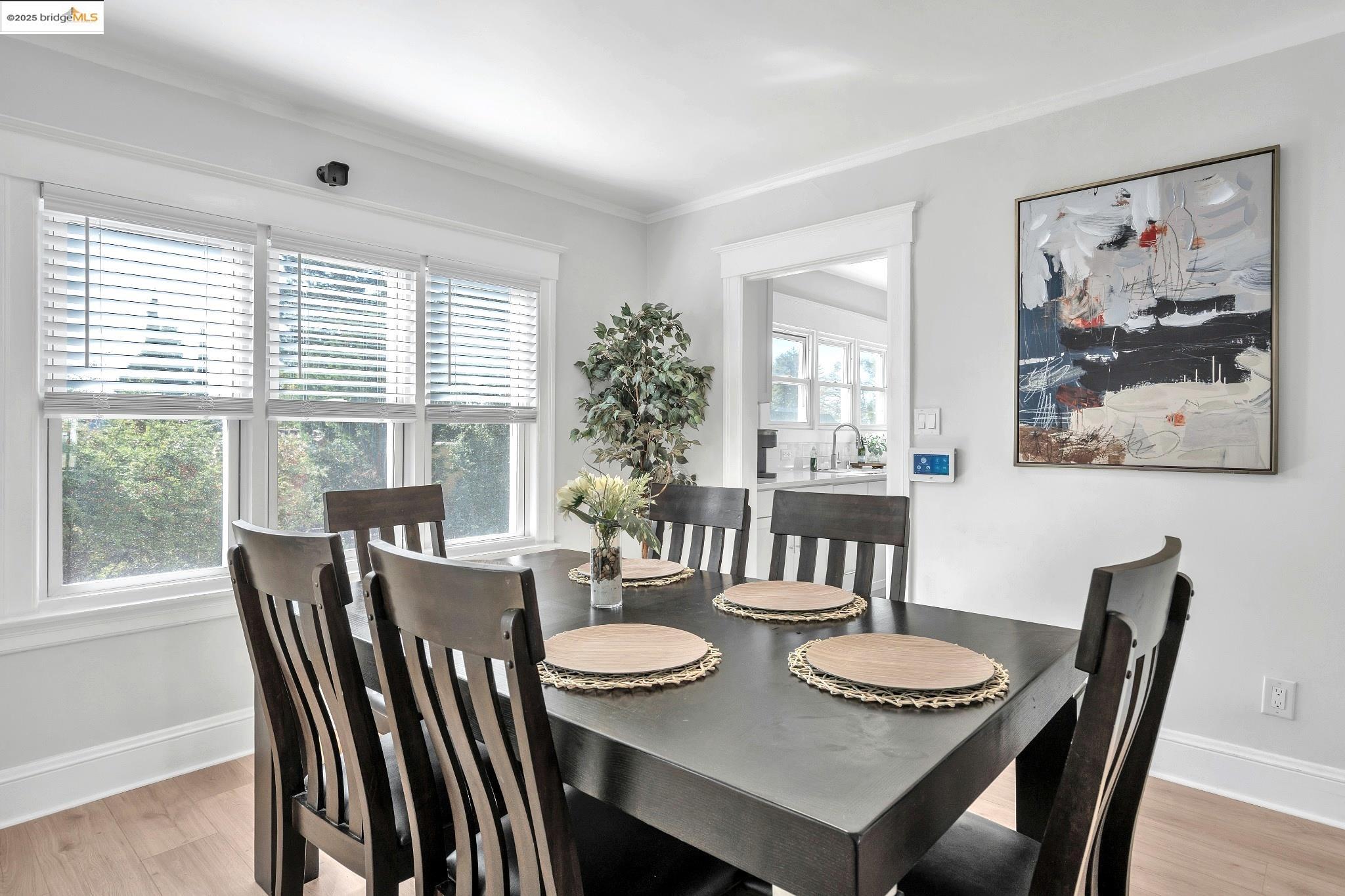 Detail Gallery Image 7 of 36 For 15 Monte Vista Ave, Vallejo,  CA 94590 - 5 Beds | 3 Baths