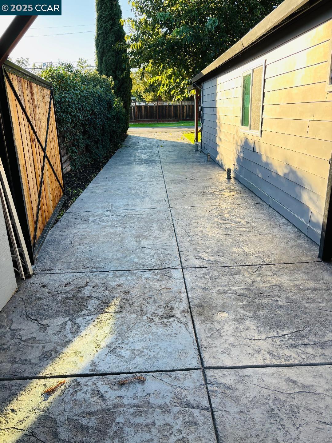 Detail Gallery Image 17 of 22 For 4245 Valley Ave, Martinez,  CA 94553 - 2 Beds | 1 Baths