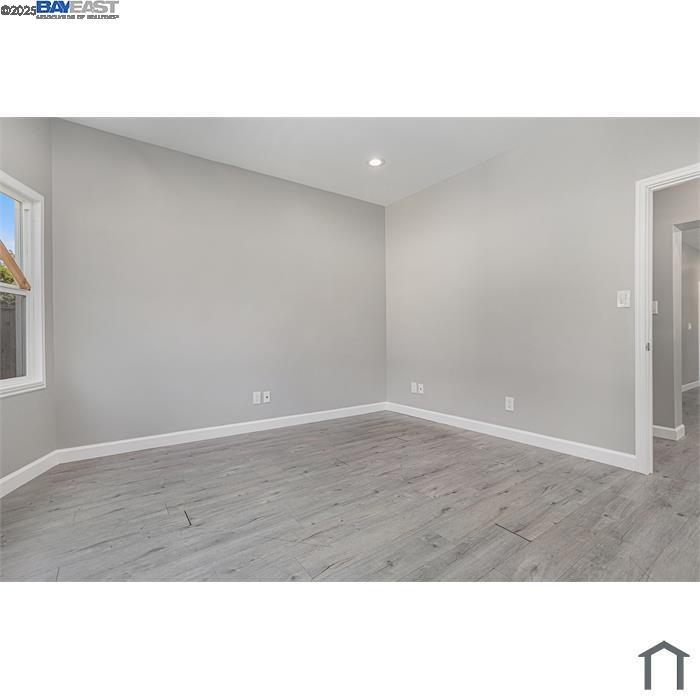 Detail Gallery Image 6 of 9 For 193 W Mc Arthur Blvd #1018,  Oakland,  CA 94611 - 3 Beds | 2 Baths