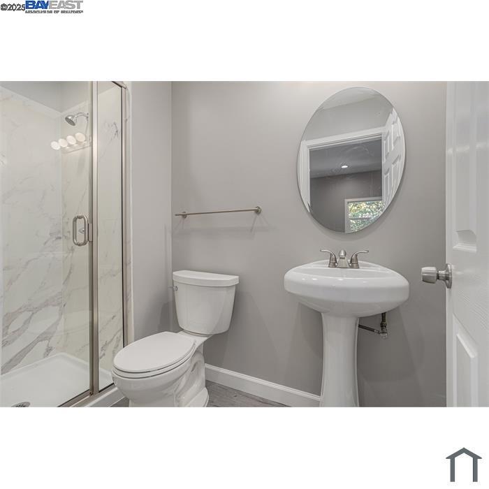 Detail Gallery Image 8 of 9 For 191 W Mc Arthur, Oakland,  CA 94611 - 3 Beds | 2 Baths