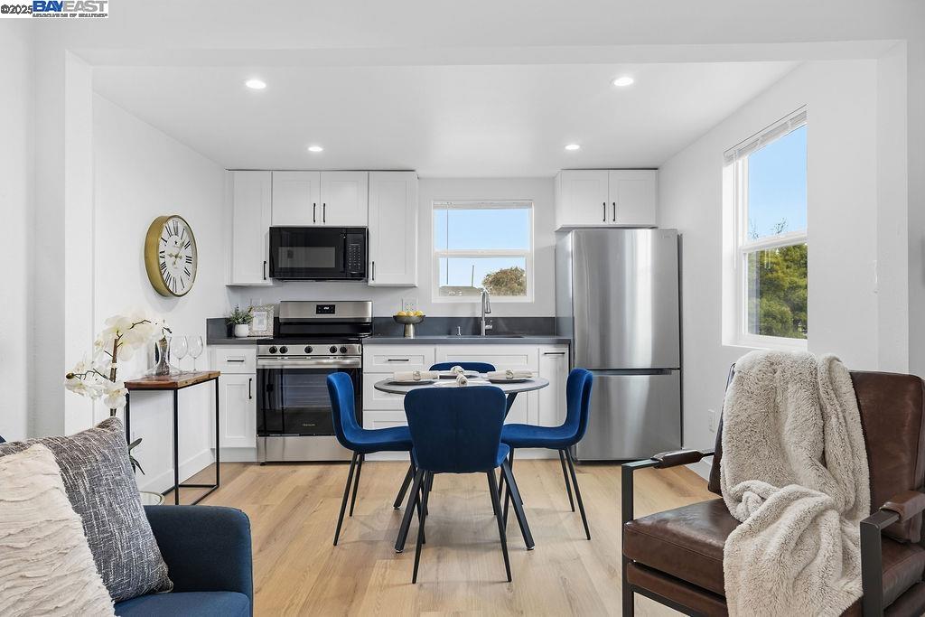 Detail Gallery Image 18 of 46 For 1520 4 a&B,  Richmond,  CA 94801 - 4 Beds | 3 Baths