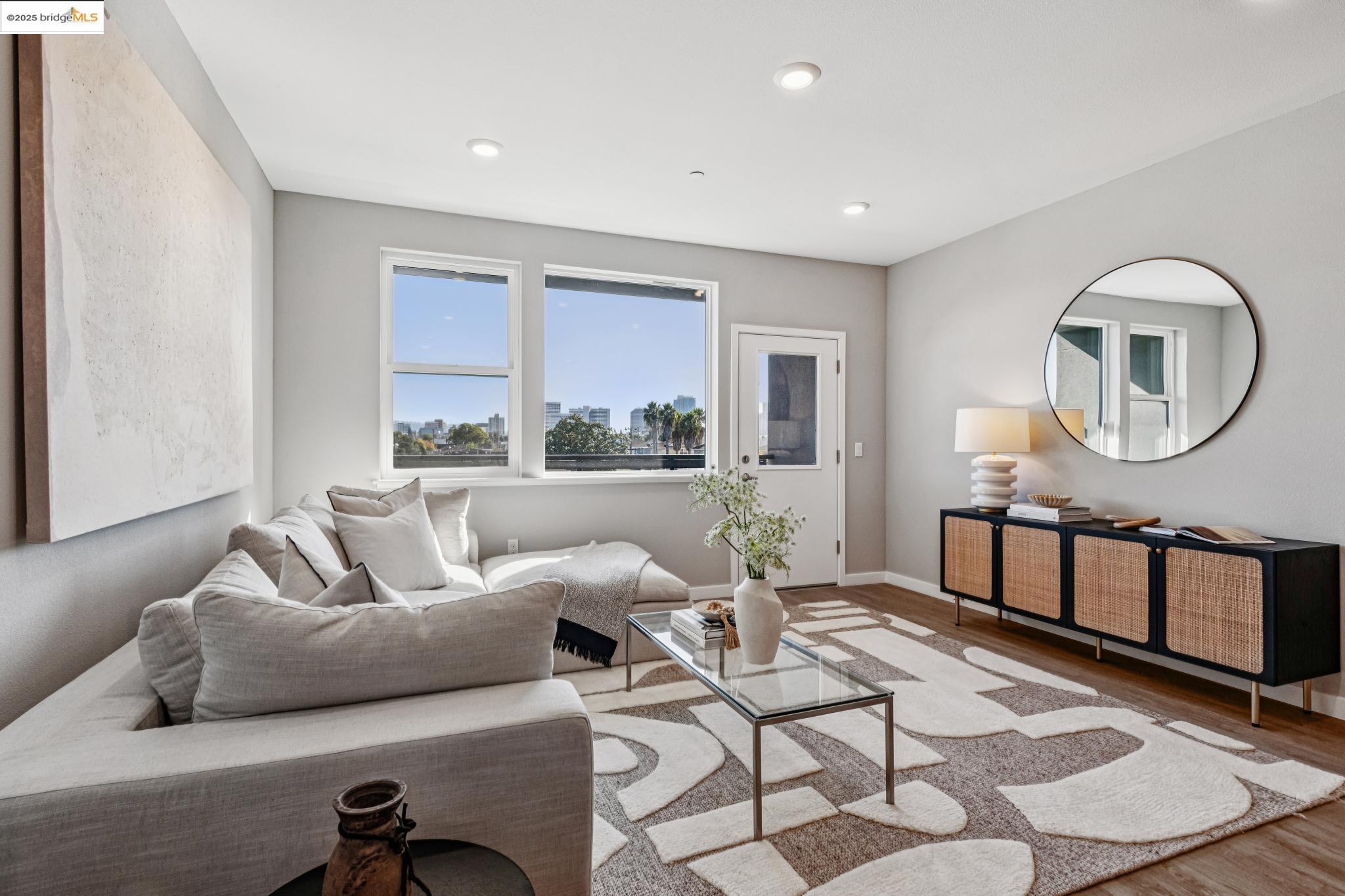 Detail Gallery Image 5 of 38 For 2400 Adeline St #404,  Oakland,  CA 94607 - 2 Beds | 2 Baths