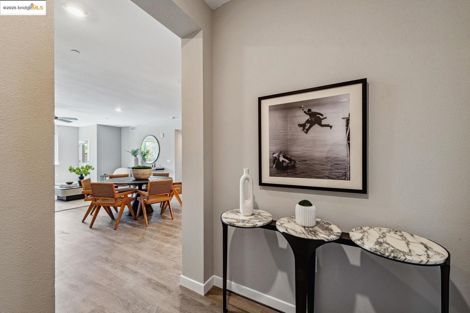 Detail Gallery Image 4 of 12 For 2400 Adeline St #402,  Oakland,  CA 94607 - 2 Beds | 2 Baths