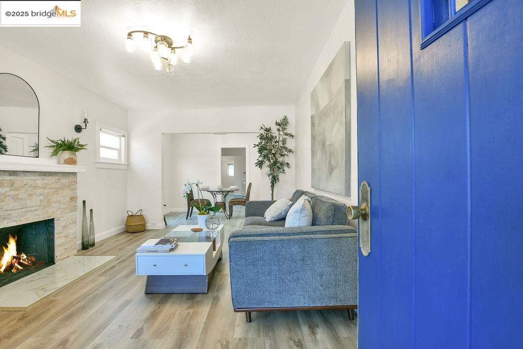 Detail Gallery Image 2 of 16 For 1920 California Ave, San Pablo,  CA 94806 - 3 Beds | 1 Baths