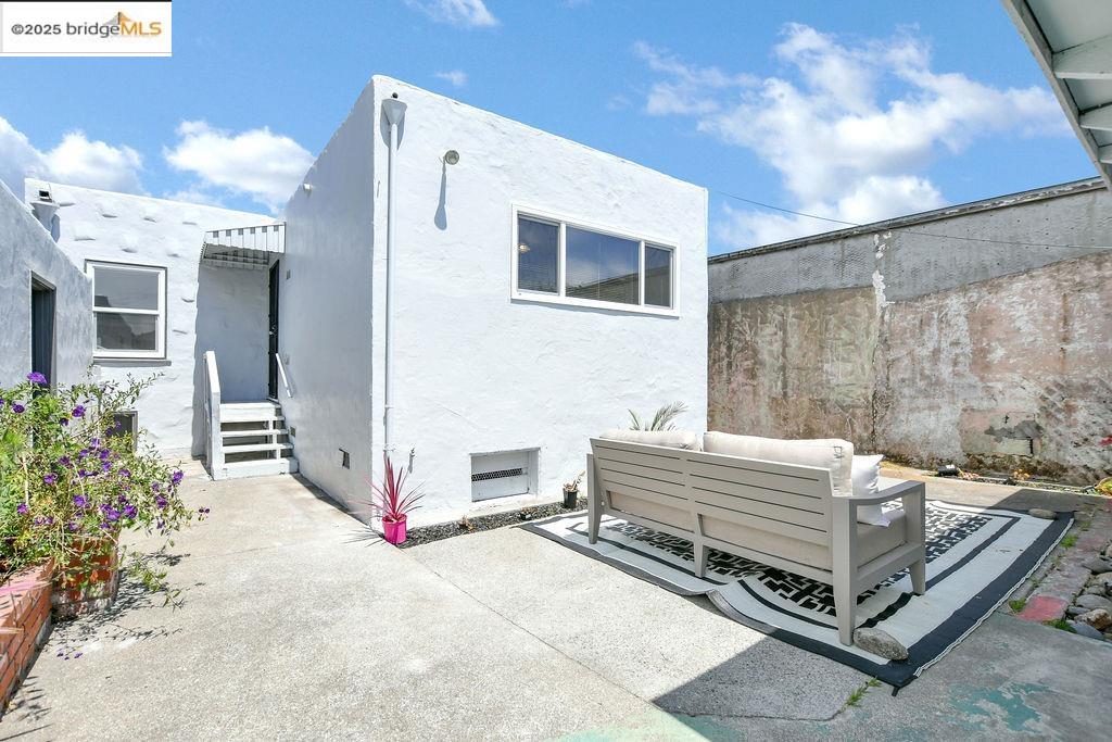 Detail Gallery Image 13 of 16 For 1920 California Ave, San Pablo,  CA 94806 - 3 Beds | 1 Baths