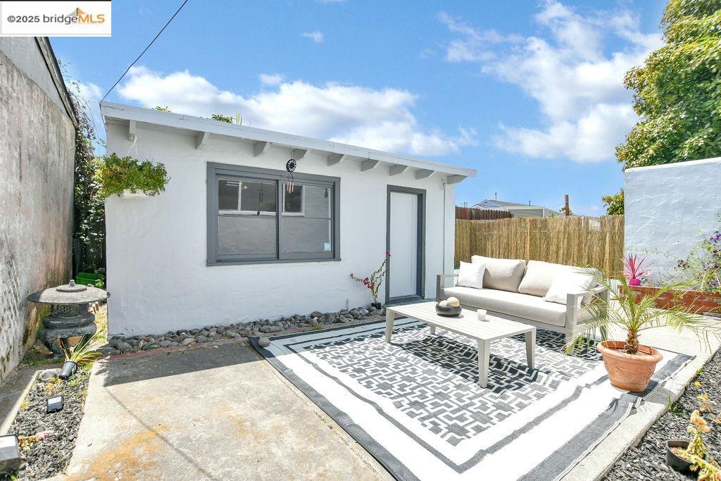 Detail Gallery Image 14 of 16 For 1920 California Ave, San Pablo,  CA 94806 - 3 Beds | 1 Baths