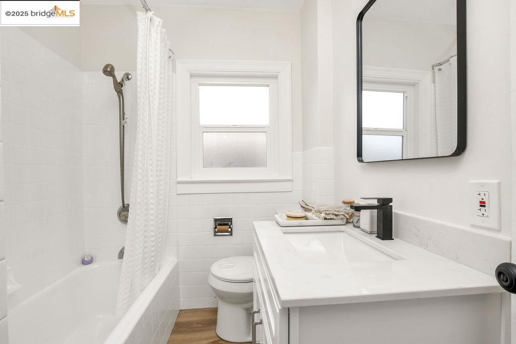 Detail Gallery Image 5 of 16 For 1920 California Ave, San Pablo,  CA 94806 - 3 Beds | 1 Baths