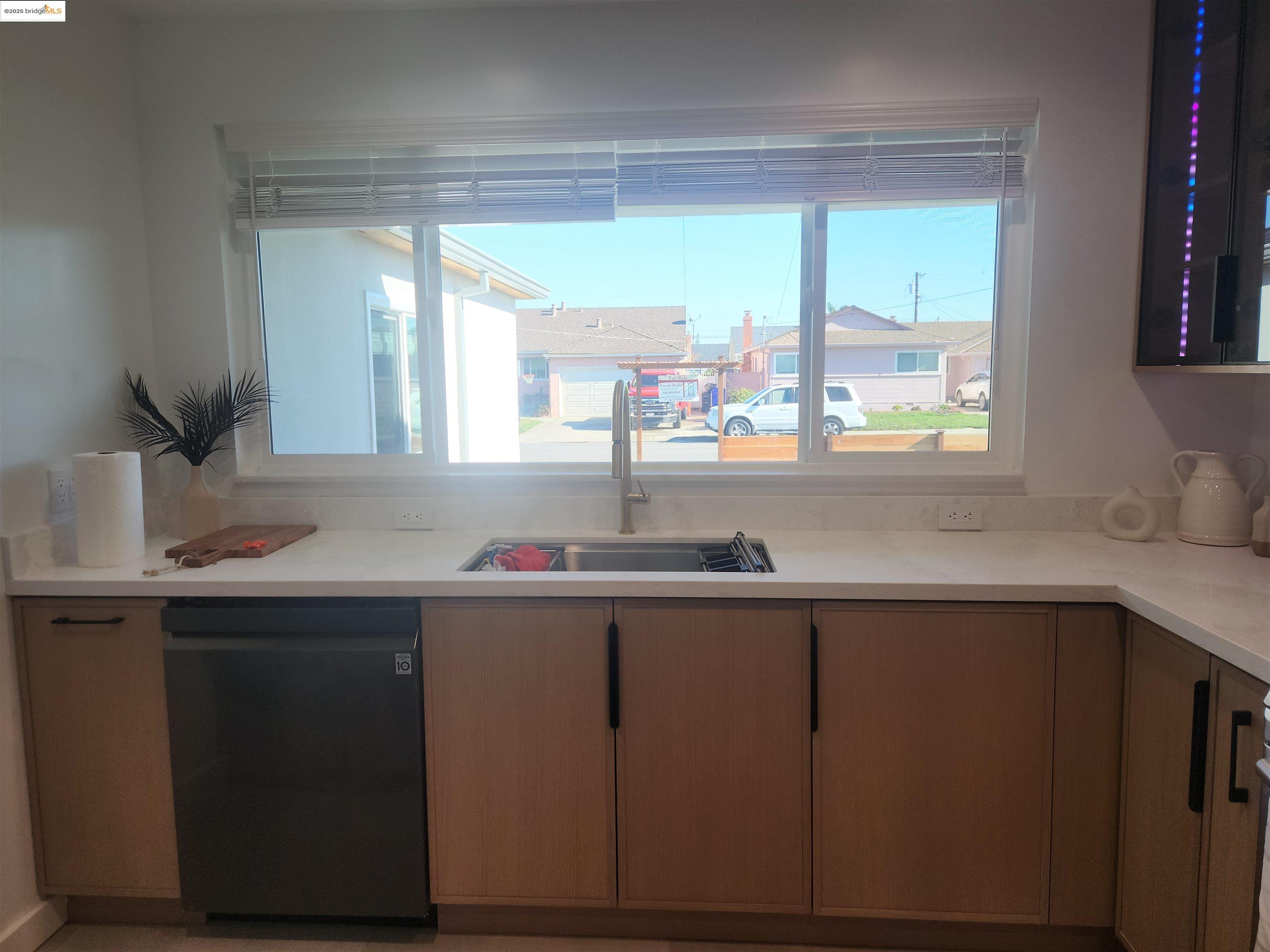 Detail Gallery Image 24 of 53 For 15373 Inverness St, San Leandro,  CA 94579-9999 - 3 Beds | 2 Baths