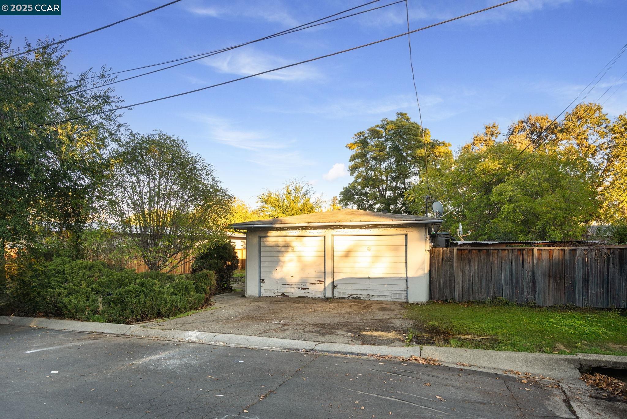 Detail Gallery Image 2 of 27 For 74-78 Palana Ct, Walnut Creek,  CA 94595 - – Beds | – Baths