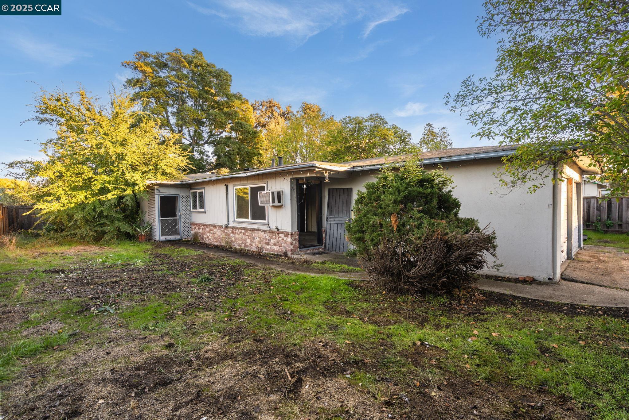 Detail Gallery Image 4 of 27 For 74-78 Palana Ct, Walnut Creek,  CA 94595 - – Beds | – Baths