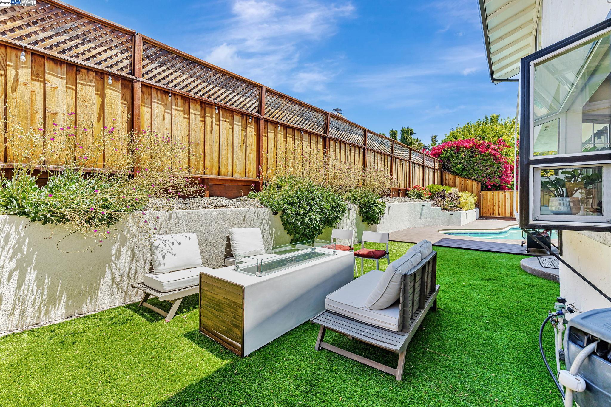 Detail Gallery Image 18 of 34 For 1835 Camino Estrada, Concord,  CA 94521 - 4 Beds | 2/1 Baths