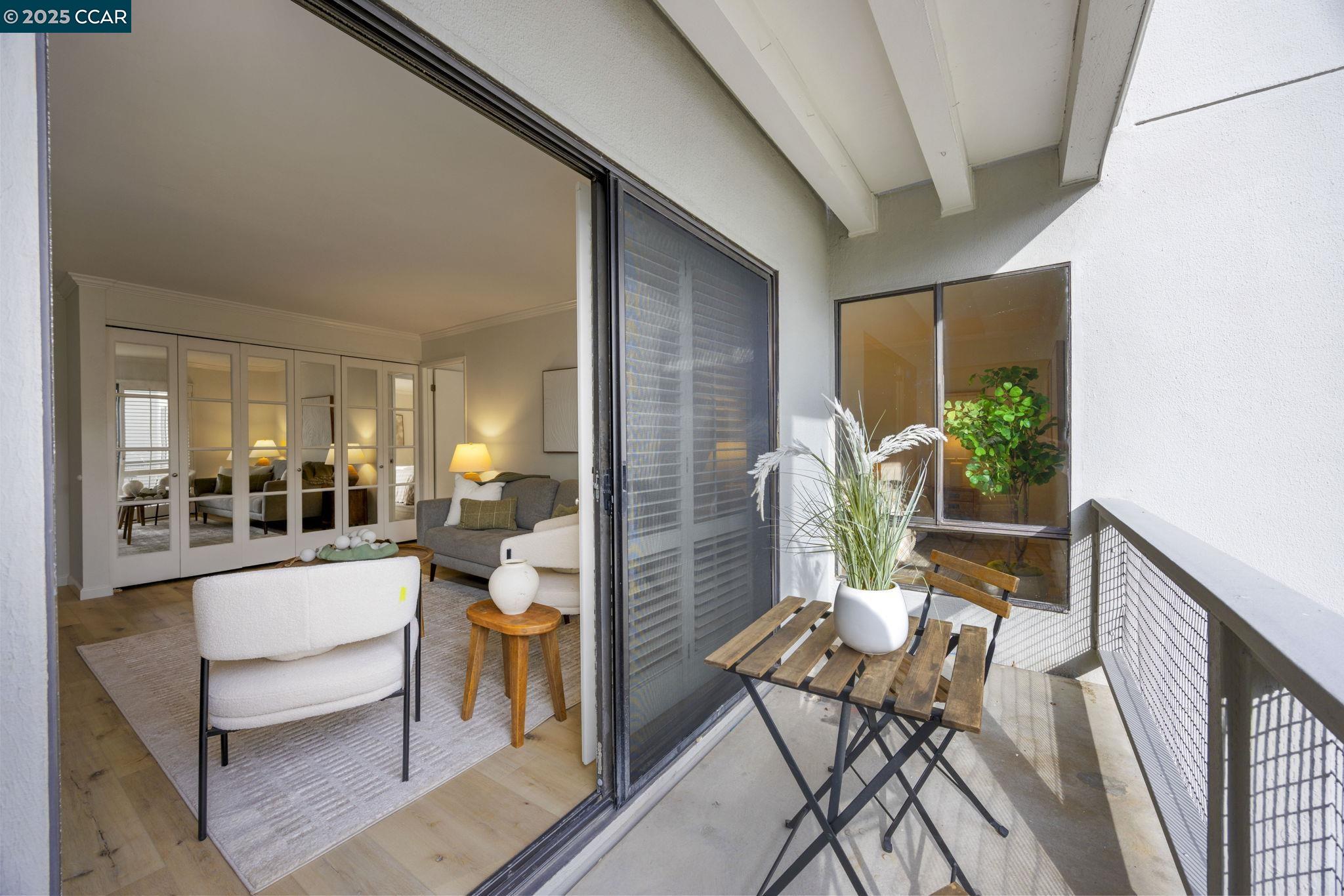 Detail Gallery Image 25 of 50 For 4 Commodore Drive #D335,  Emeryville,  CA 94608 - 1 Beds | 1 Baths