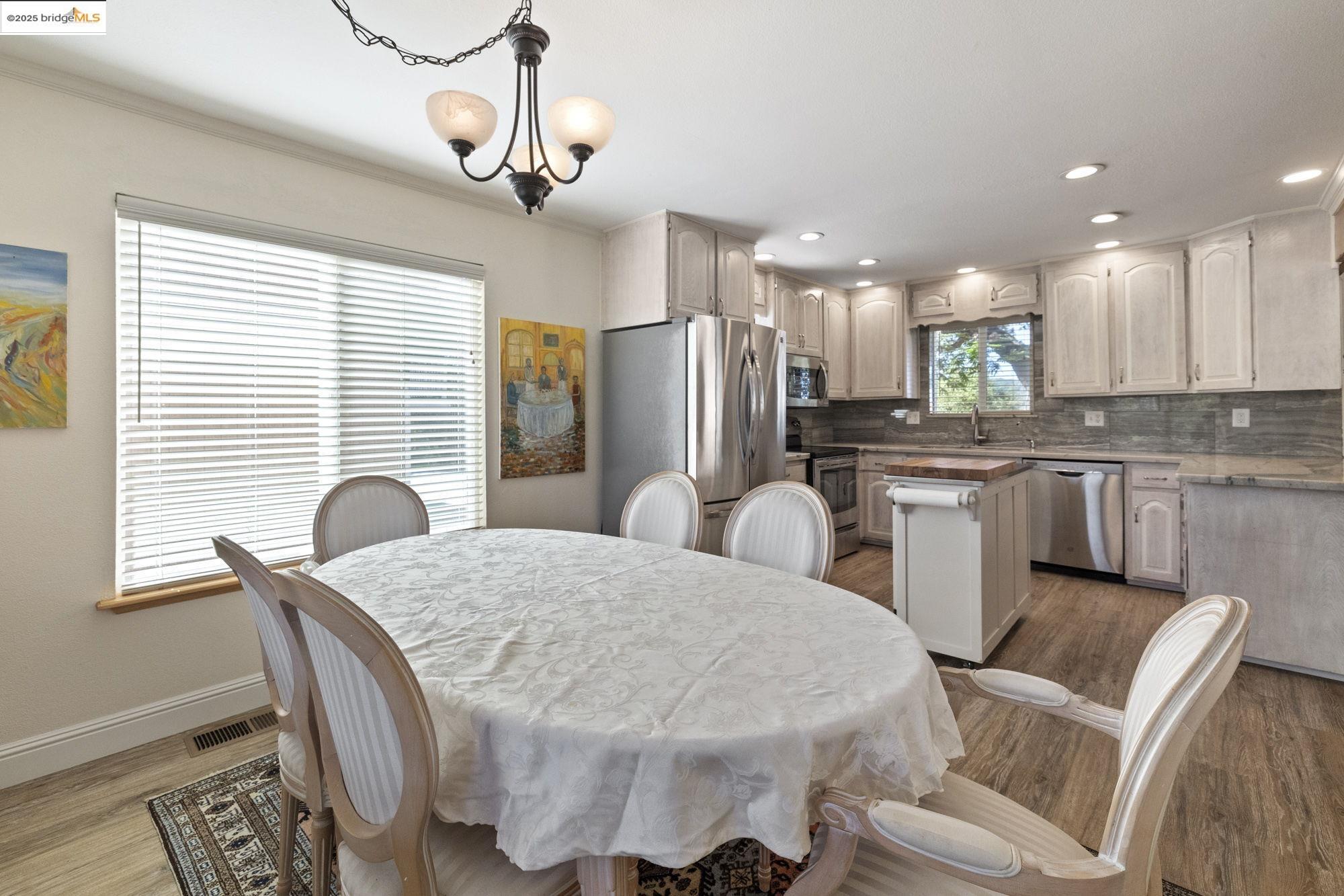 Detail Gallery Image 14 of 48 For 21916 Phoenix Lake, Sonora,  CA 95370 - 3 Beds | 2 Baths