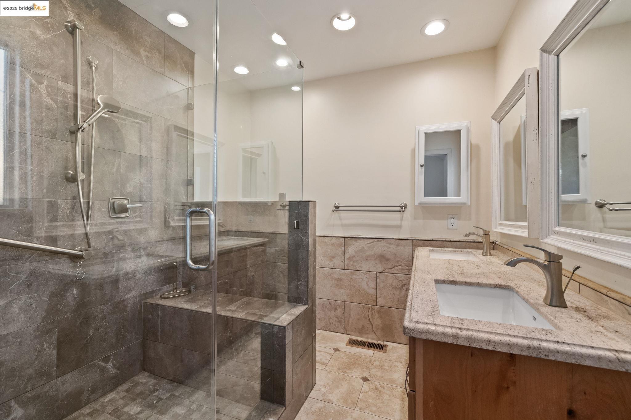 Detail Gallery Image 16 of 48 For 21916 Phoenix Lake, Sonora,  CA 95370 - 3 Beds | 2 Baths